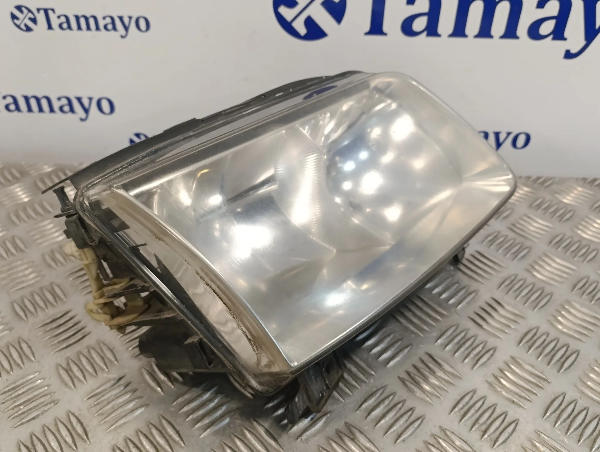 Faro Derecho para Volkswagen Polo Berlina (6N2)