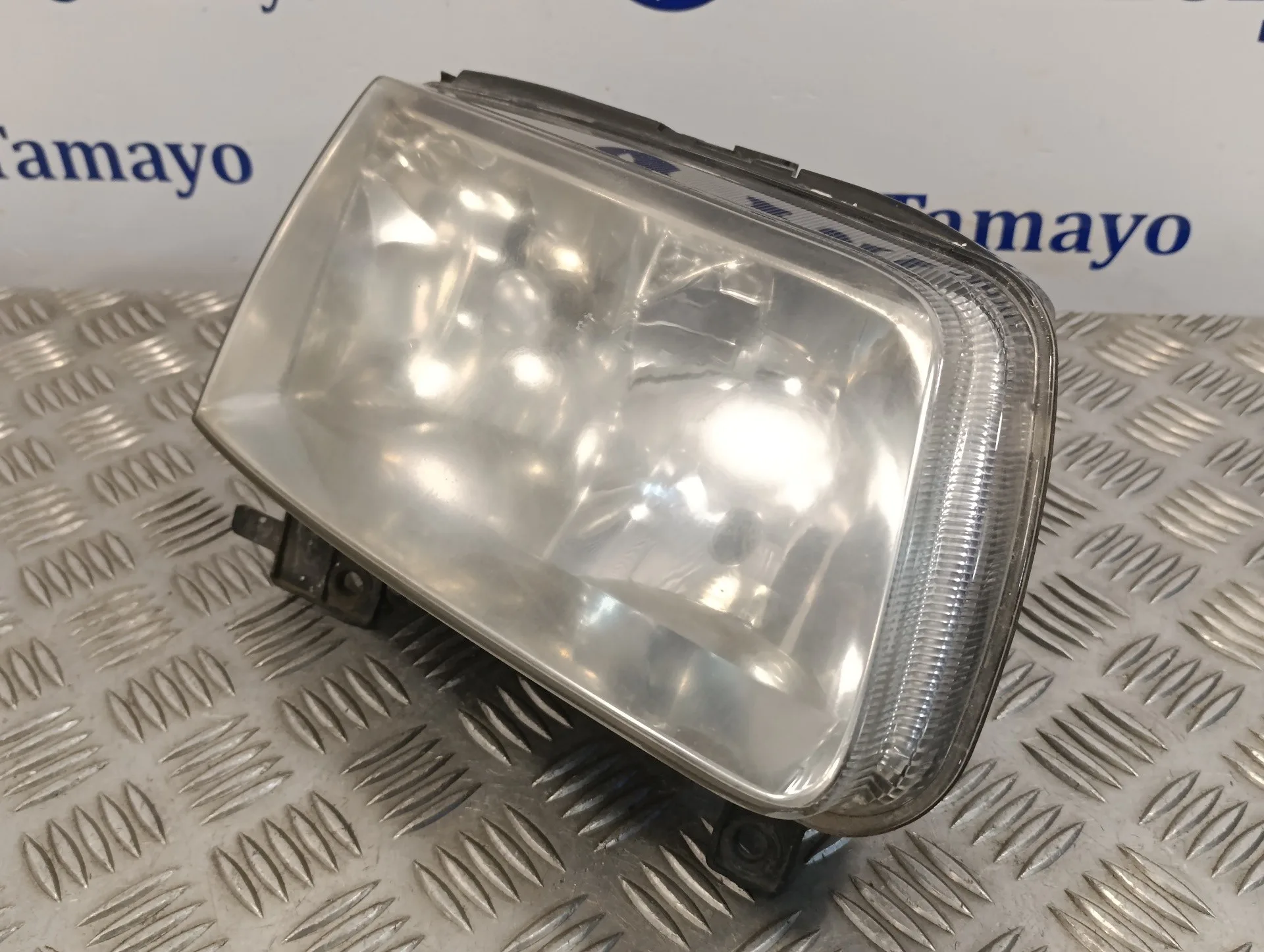 Faro Derecho para Volkswagen Polo Berlina (6N2)