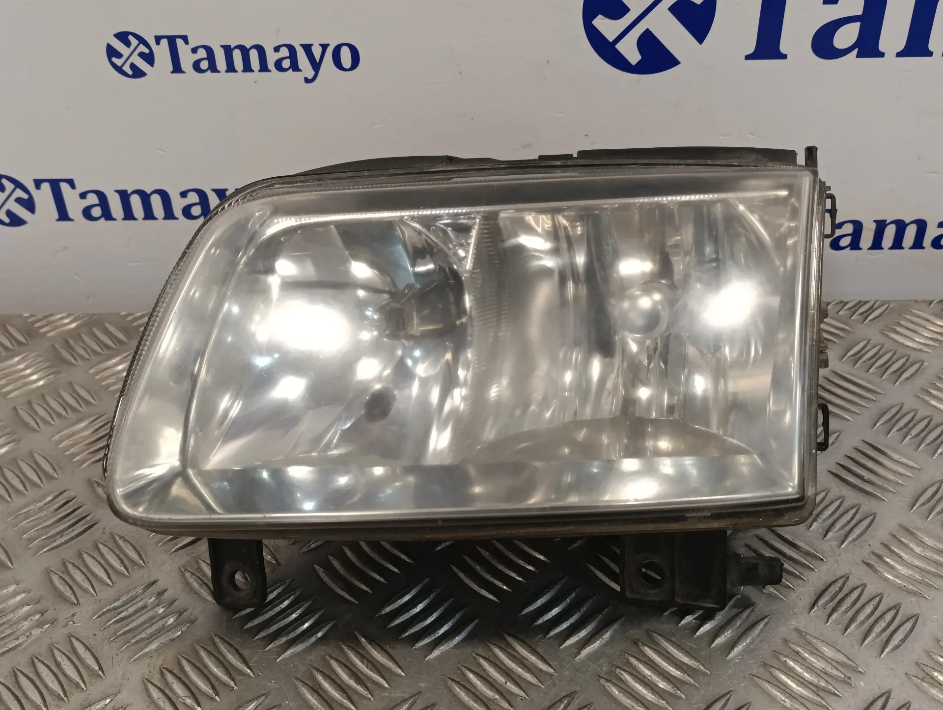 Faro Izquierdo para Volkswagen Polo Berlina (6N2)
