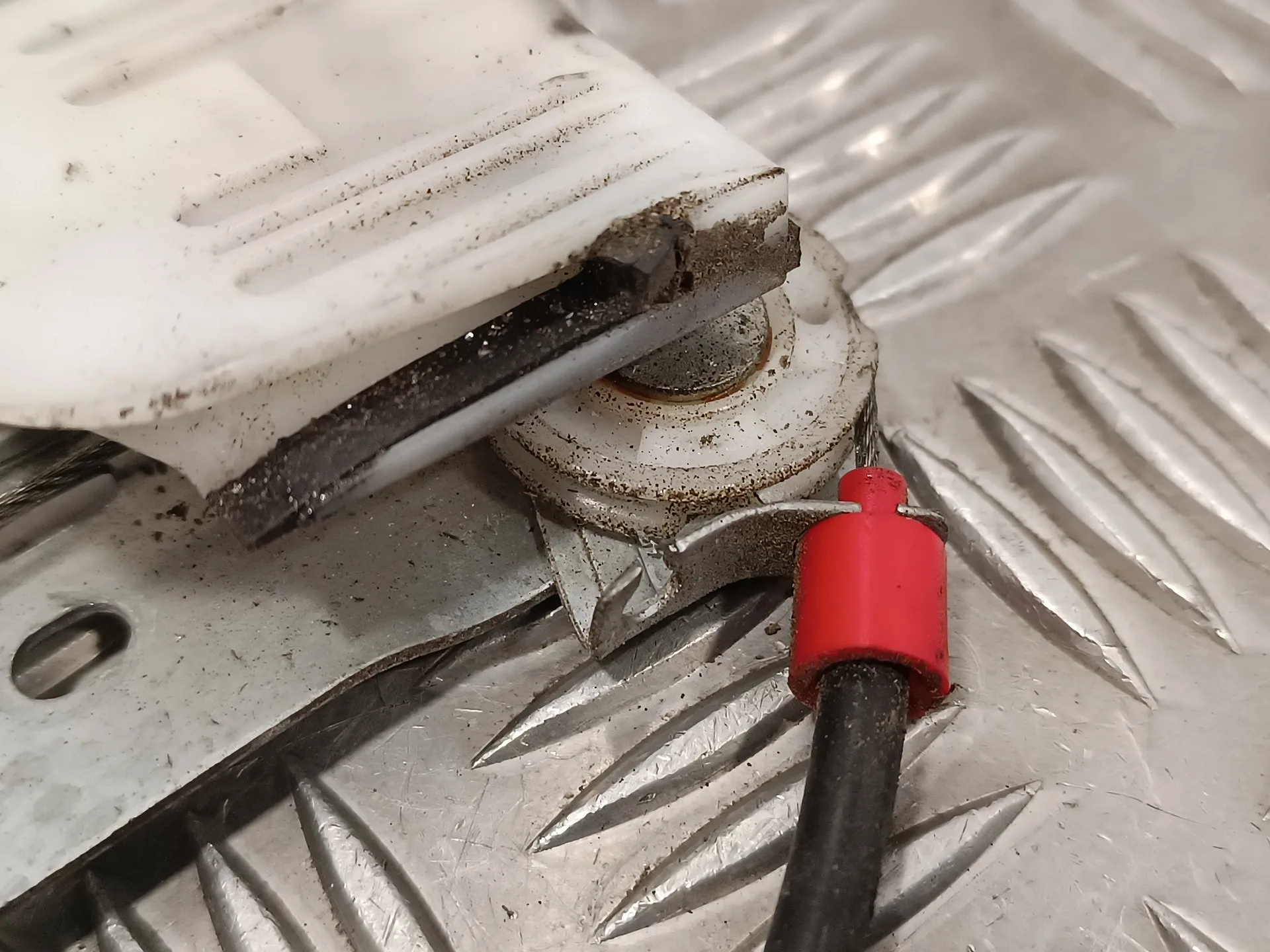 Elevalunas Delantero Izquierdo para Ford Fiesta (Cb1)