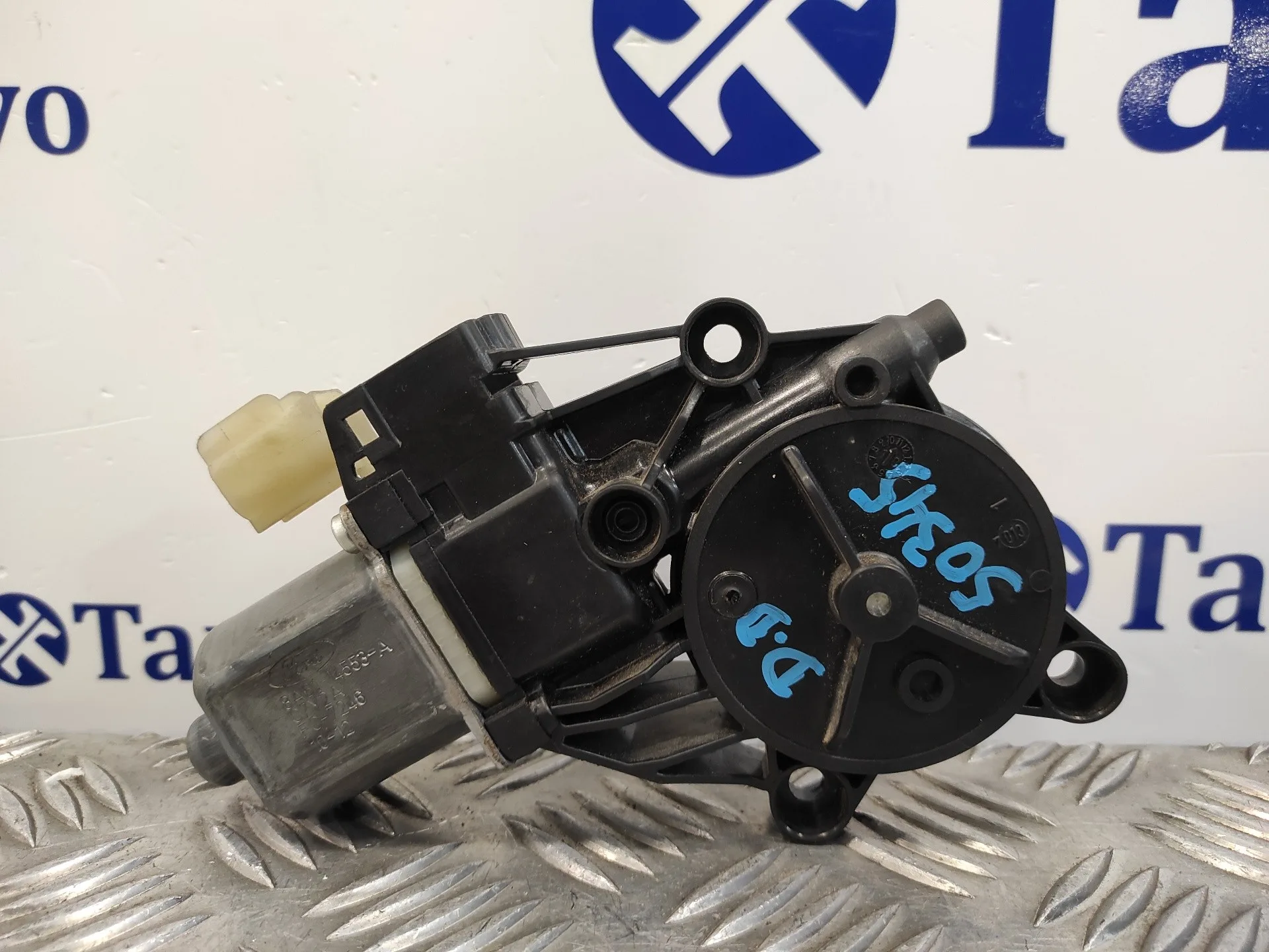 Motor Elevalunas Delantero Derecho para Ford Fiesta (Cb1)
