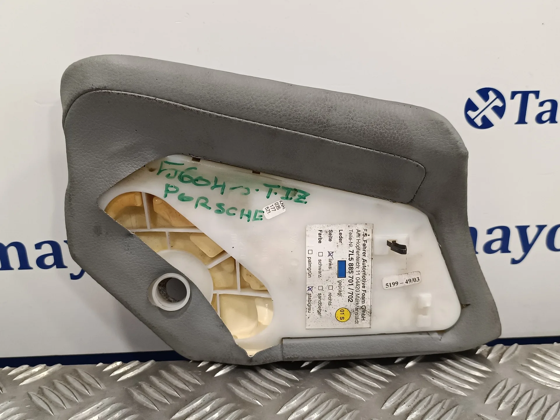 Moldura para Porsche Cayenne (Typ 9Pa)