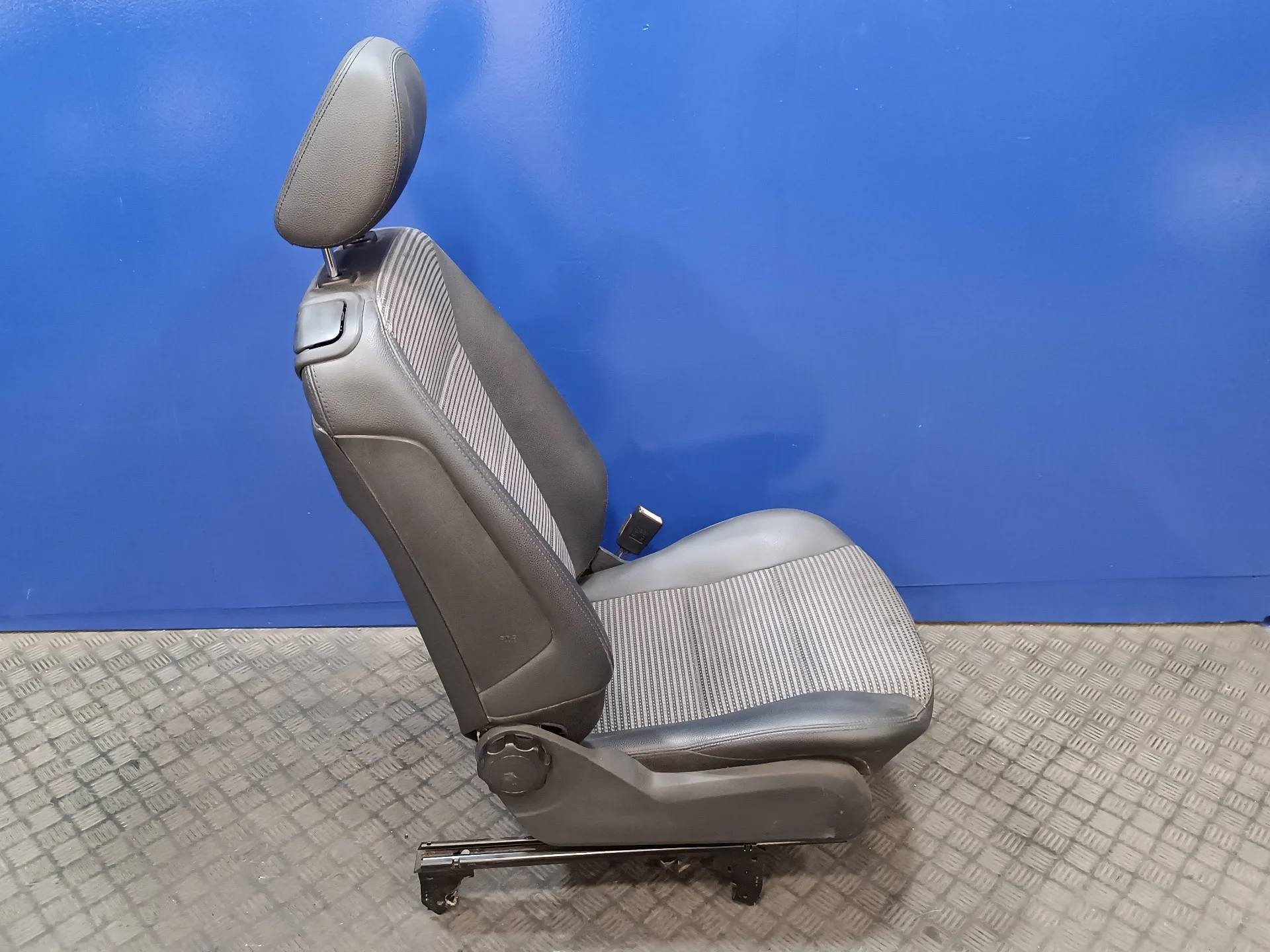 Asiento Delantero Derecho para Mercedes-Benz Clase A (W169)