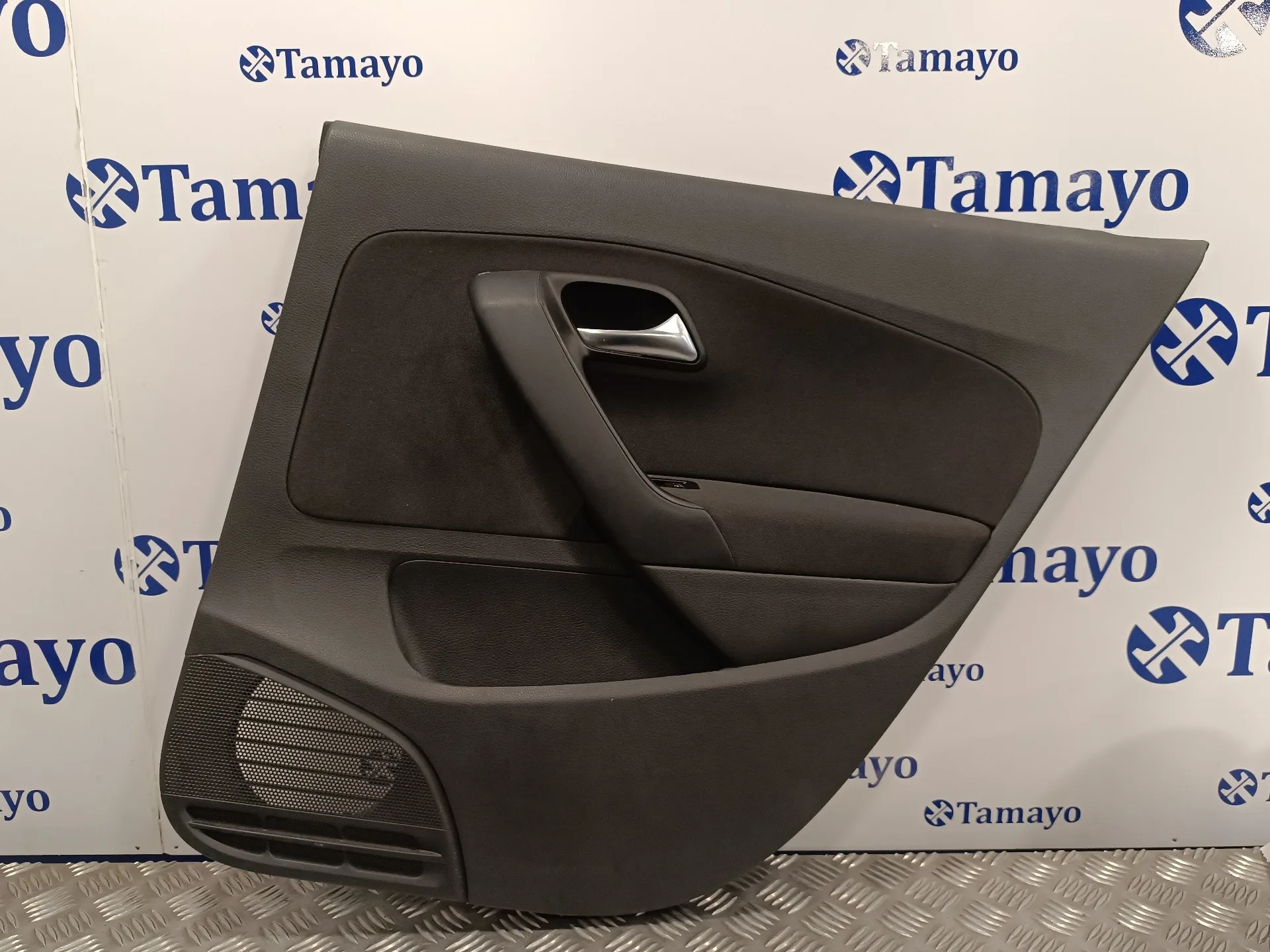 Guarnecido Puerta Trasera Derecha para Volkswagen Polo (6R1)