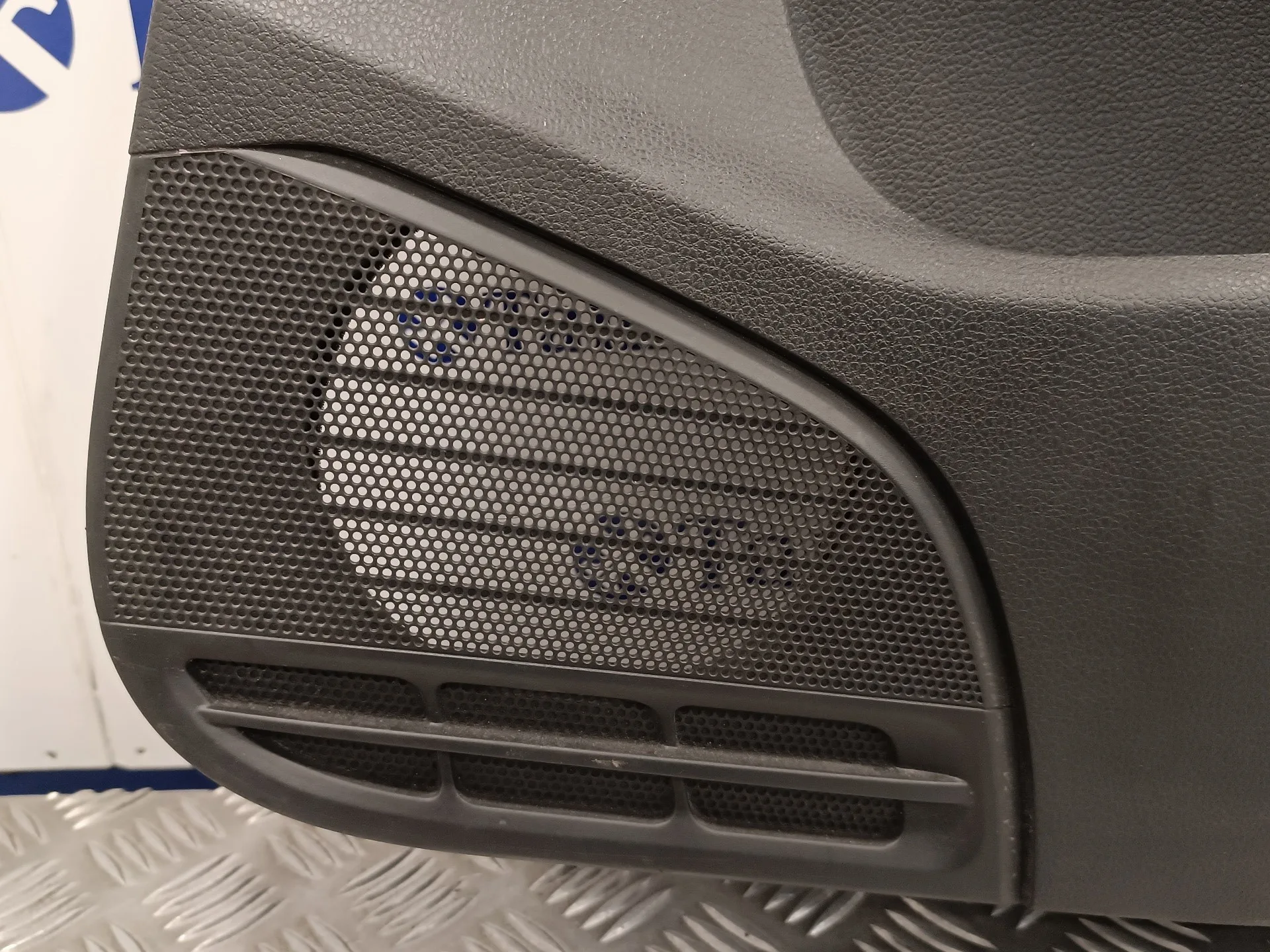 Guarnecido Puerta Trasera Derecha para Volkswagen Polo (6R1)