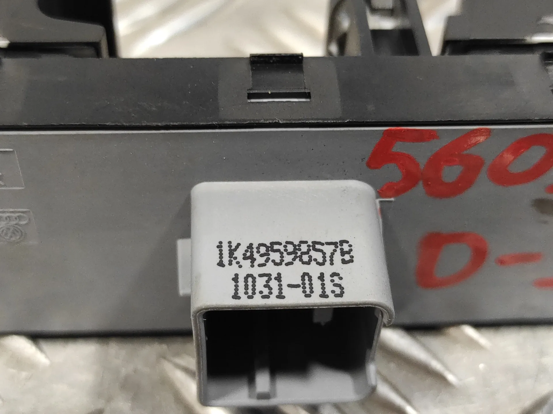 Mando Elevalunas Delantero Izquierdo para Volkswagen Polo (6R1)