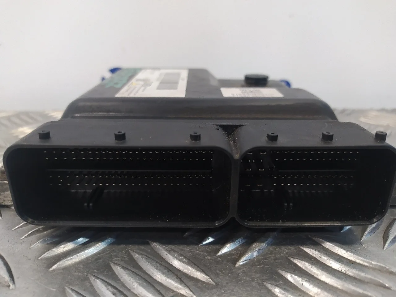 Centralita Motor Uce para Opel Astra J Sports Tourer