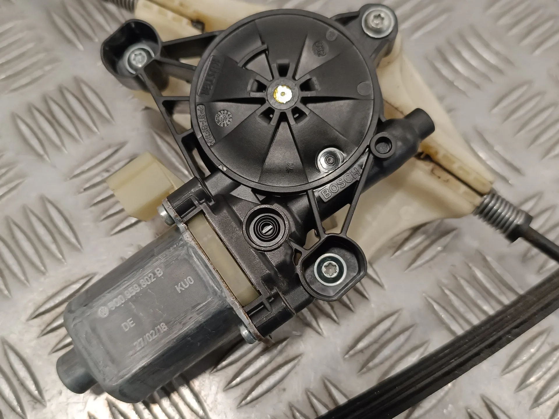 Elevalunas Delantero Derecho para Seat Leon (5F1)