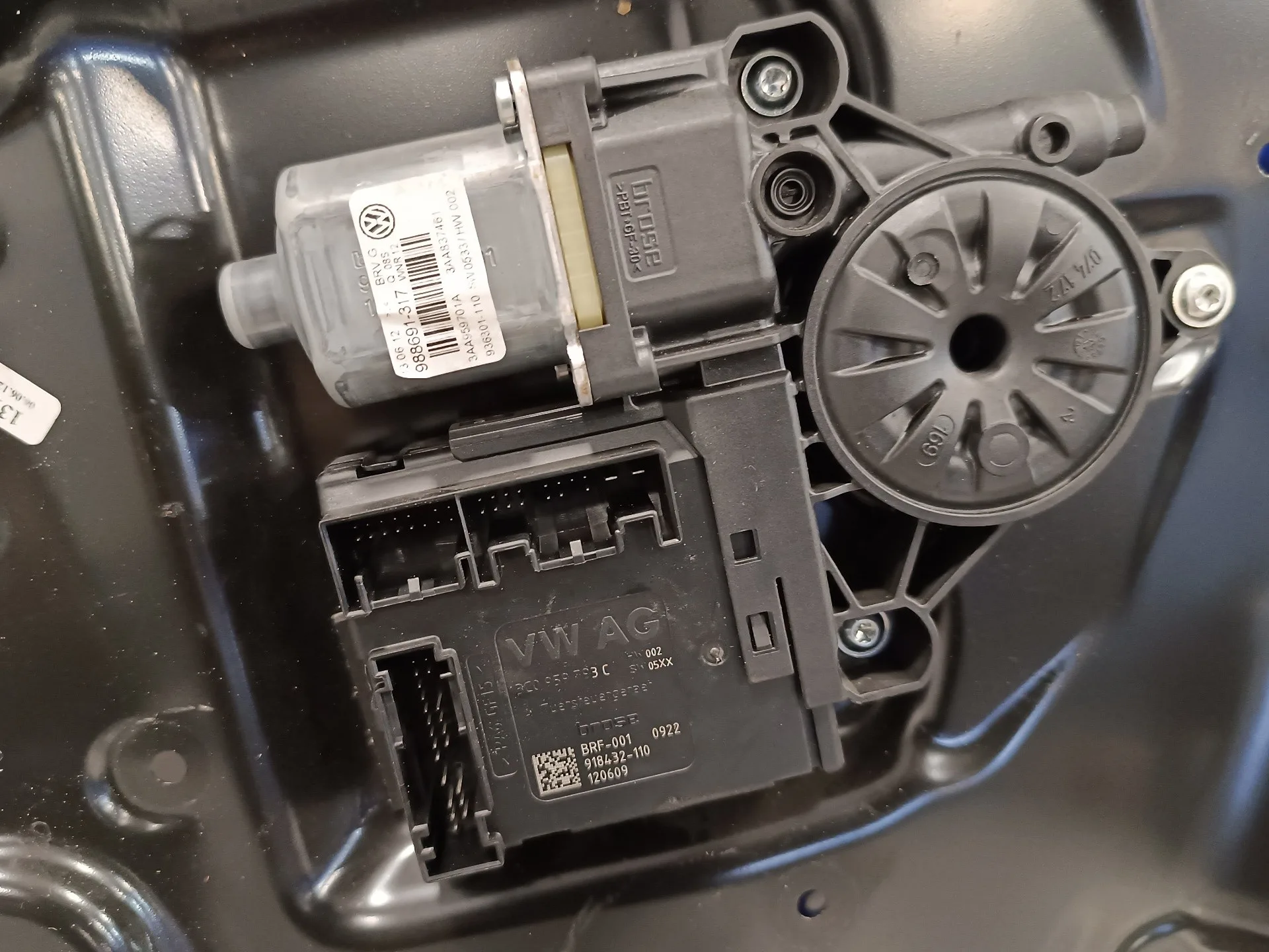 Elevalunas Delantero Izquierdo para Volkswagen Passat Variant (365)
