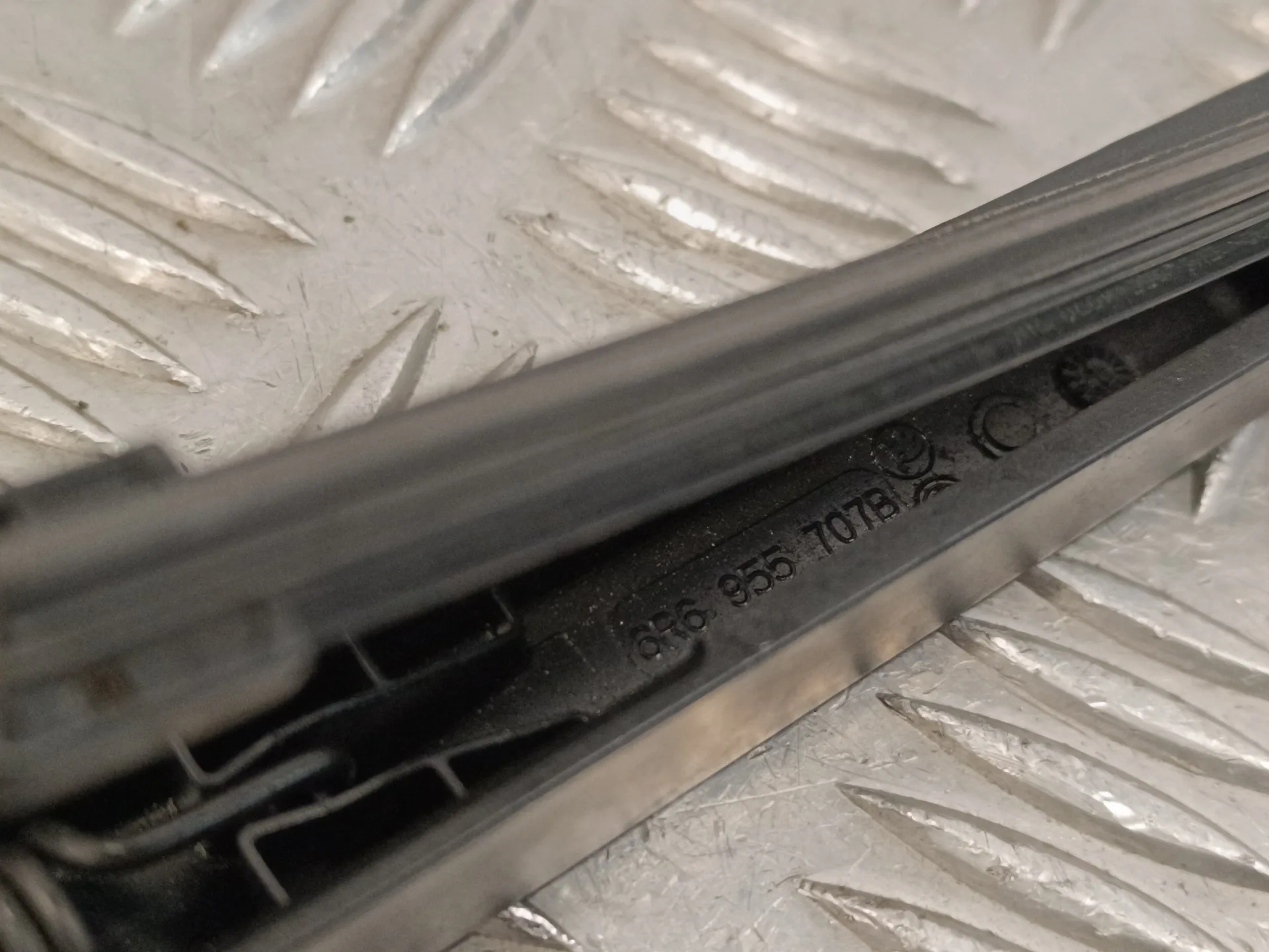 Brazo Limpia Trasero para Volkswagen Polo (6R1)