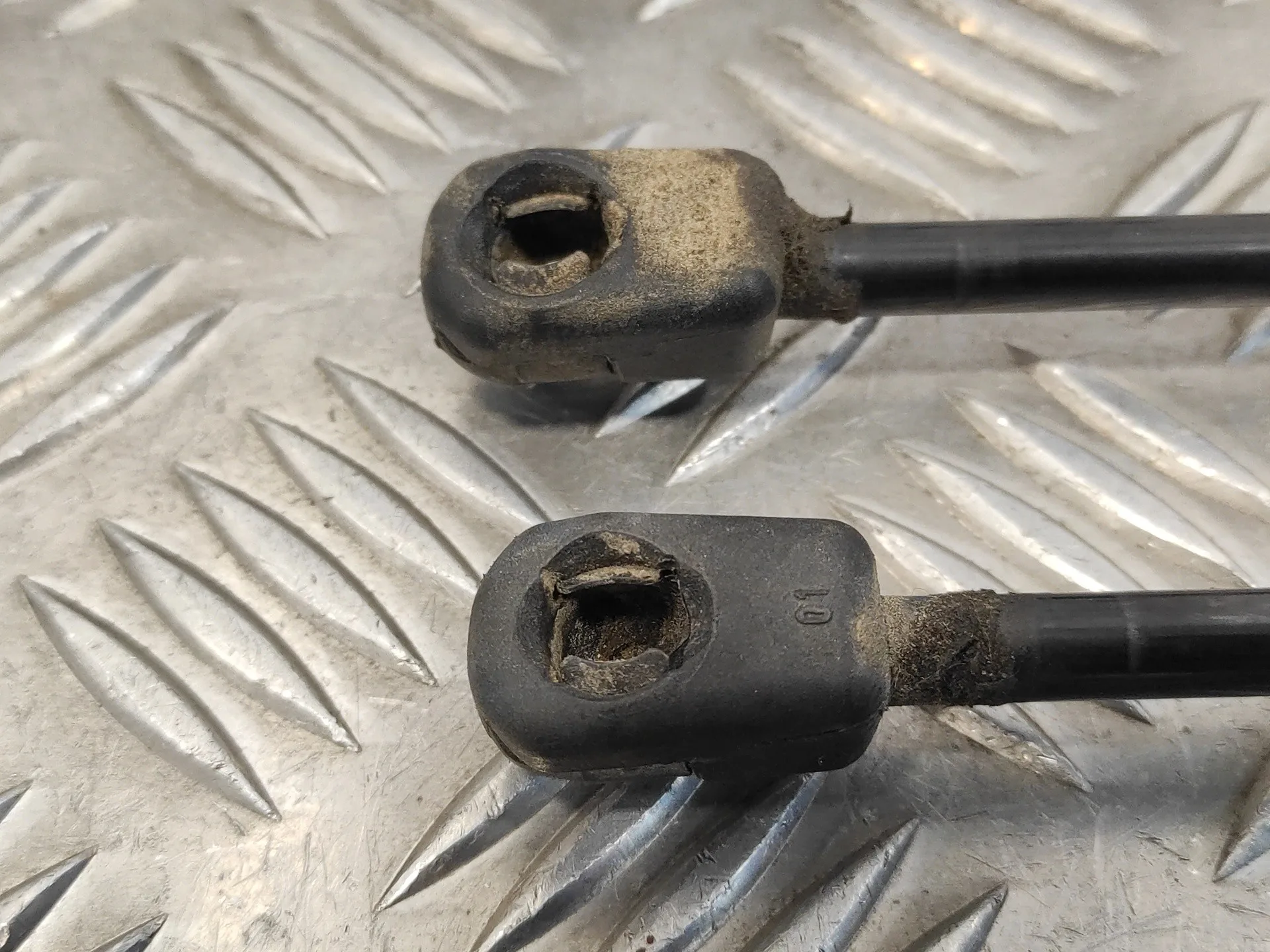 Amortiguadores Maletero / Porton para Volkswagen Passat Variant (365)