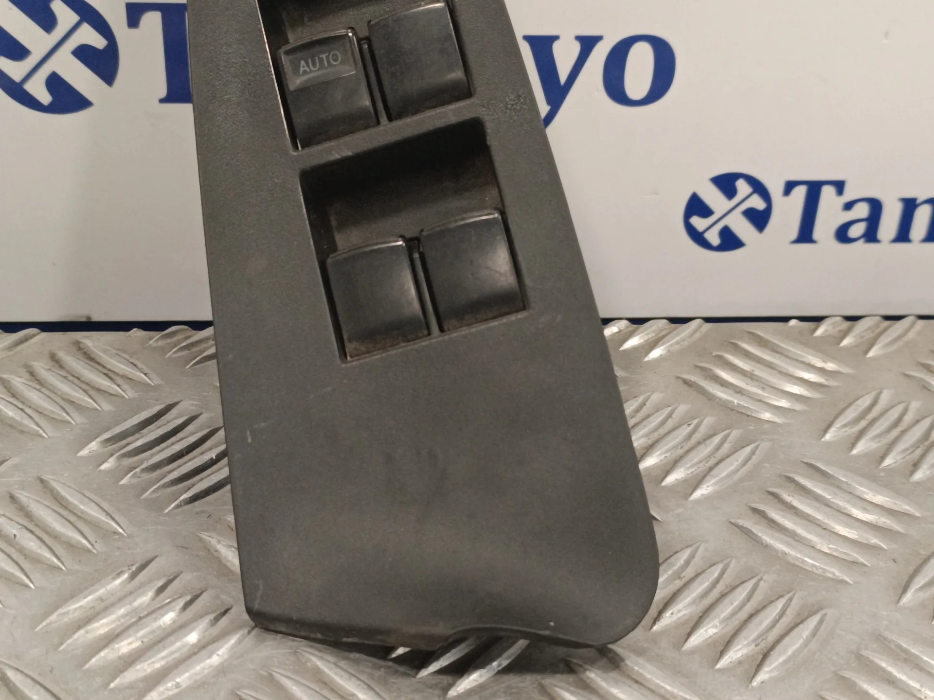 Mando Elevalunas Delantero Izquierdo para Toyota Rav 4 (A3)
