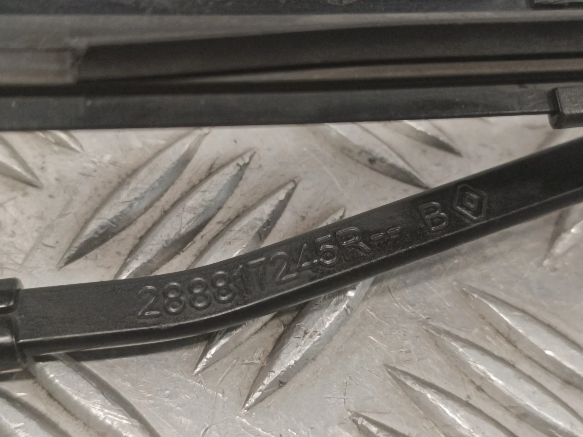 Brazo Limpia Delantero Izquierdo para Dacia Lodgy