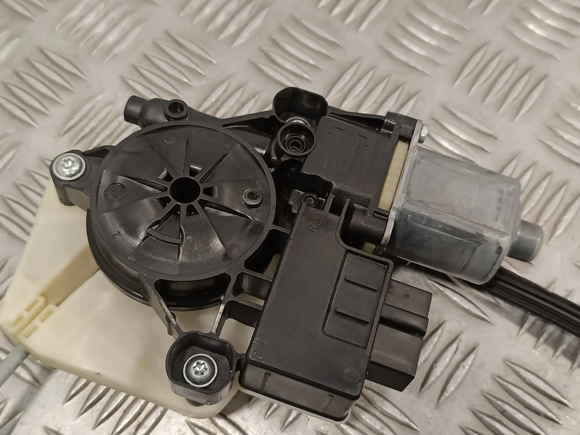 Elevalunas Trasero Derecho para Seat Leon (5F1)