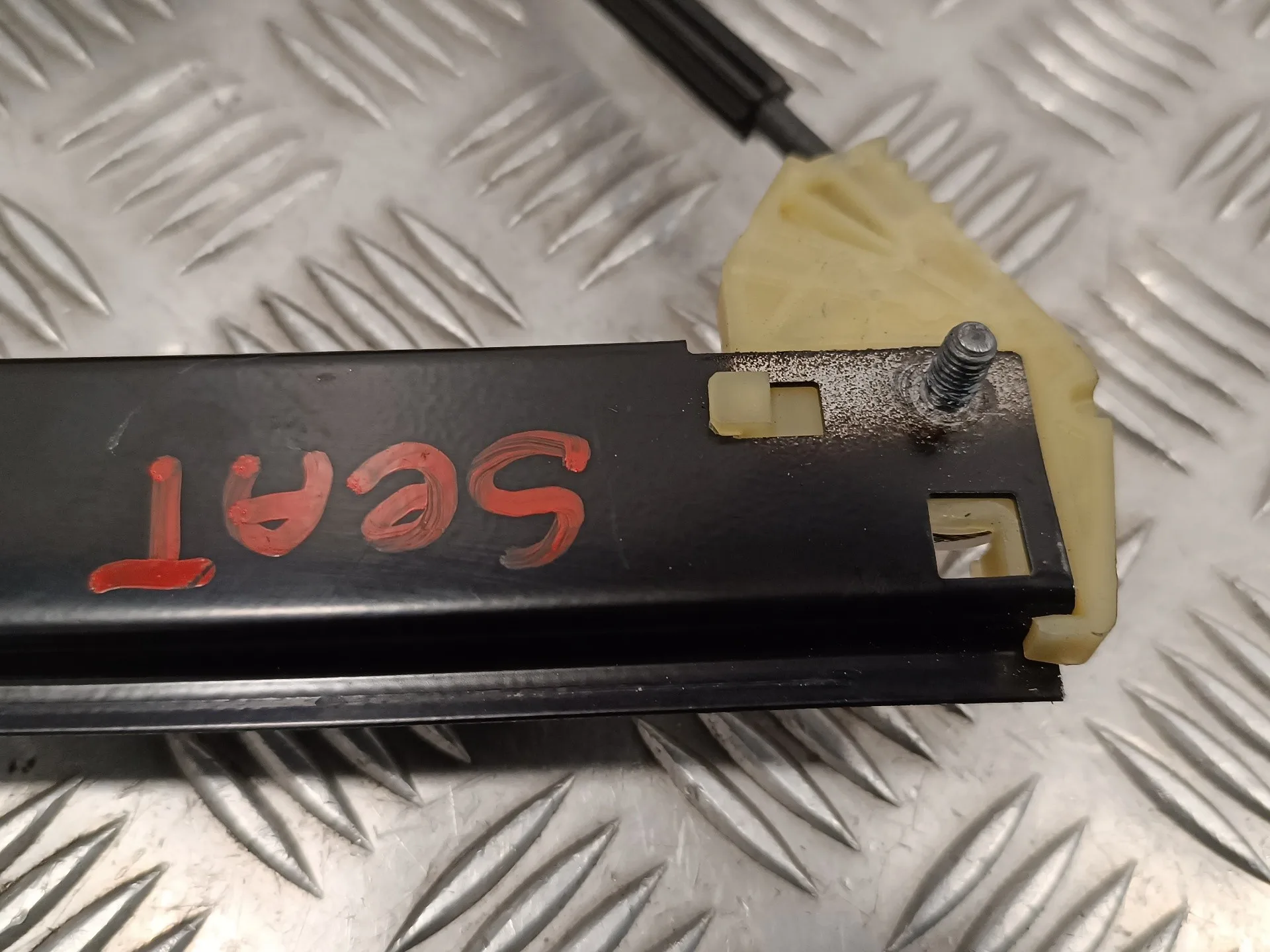 Elevalunas Trasero Derecho para Seat Leon (5F1)