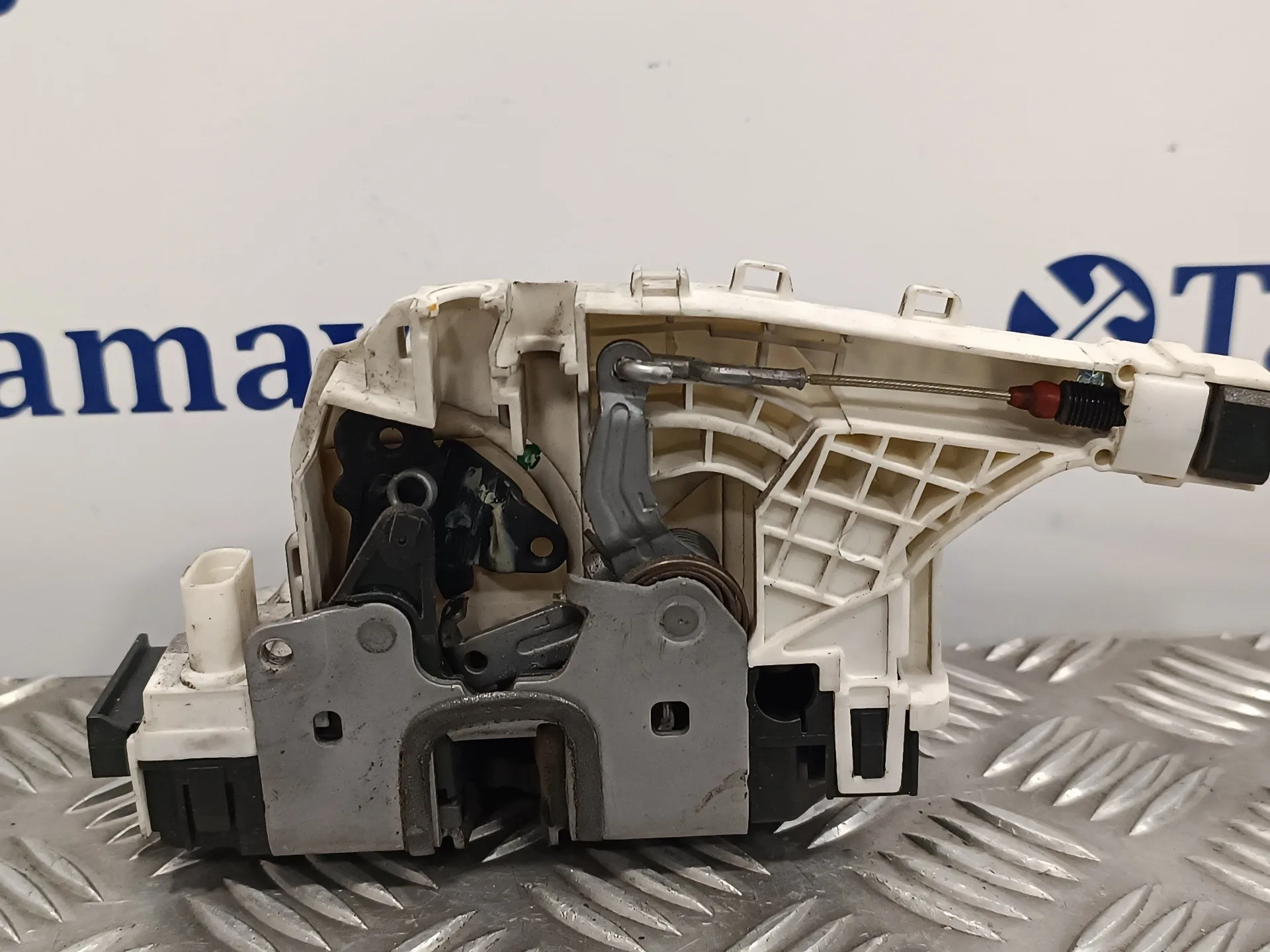 Cerradura Puerta Delantera Izquierda para Mercedes-Benz Sprinterii Caja Abierta (Desde 01.06)