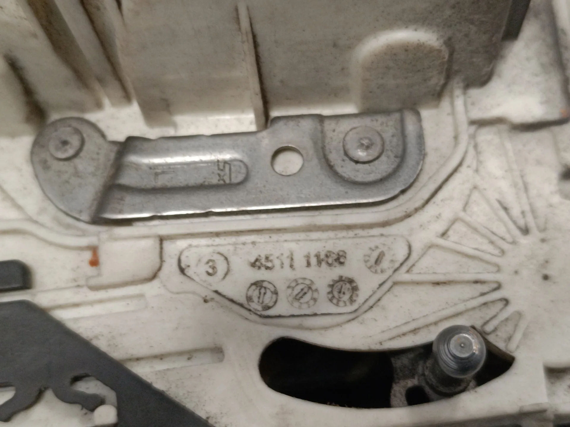 Cerradura Puerta Delantera Izquierda para Mercedes-Benz Sprinterii Caja Abierta (Desde 01.06)