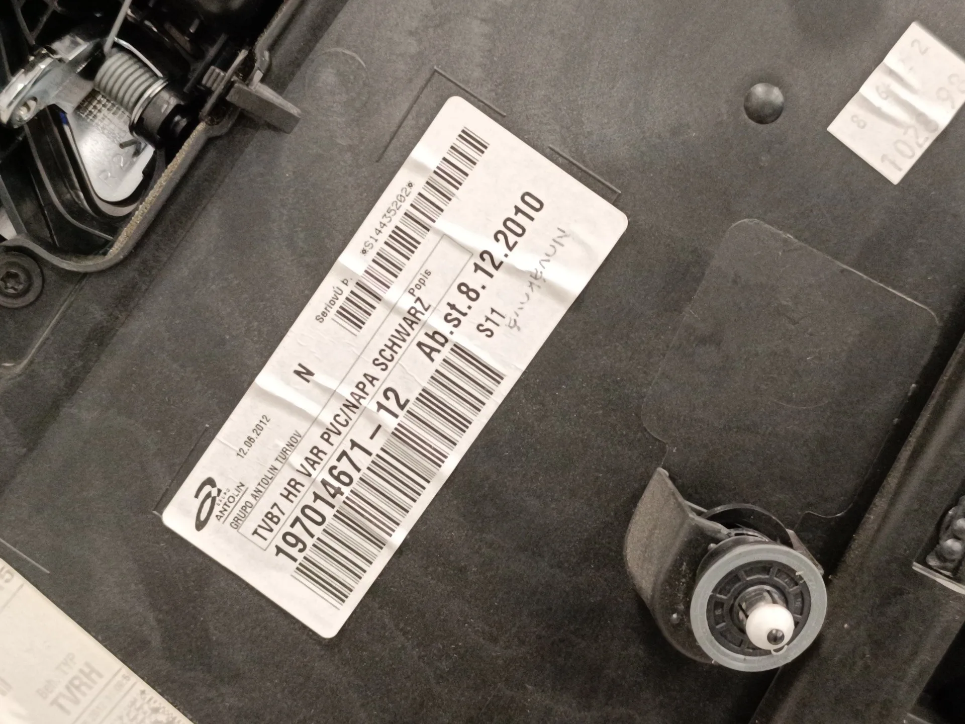 Guarnecido Puerta Trasera Derecha para Volkswagen Passat Variant (365)