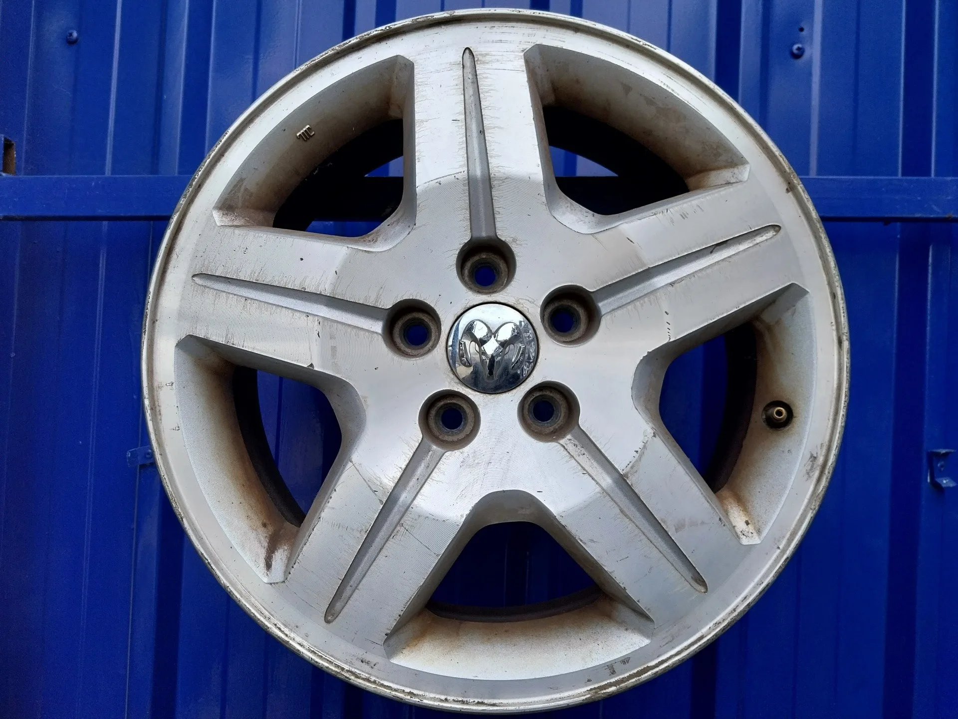 Llanta para Dodge Caliber