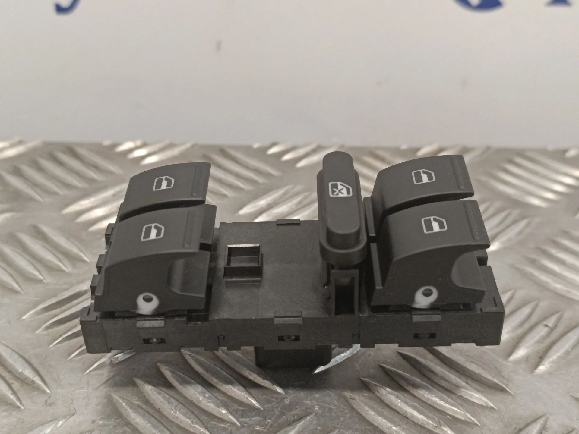 Mando Elevalunas Delantero Izquierdo para Volkswagen Passat Variant (365)