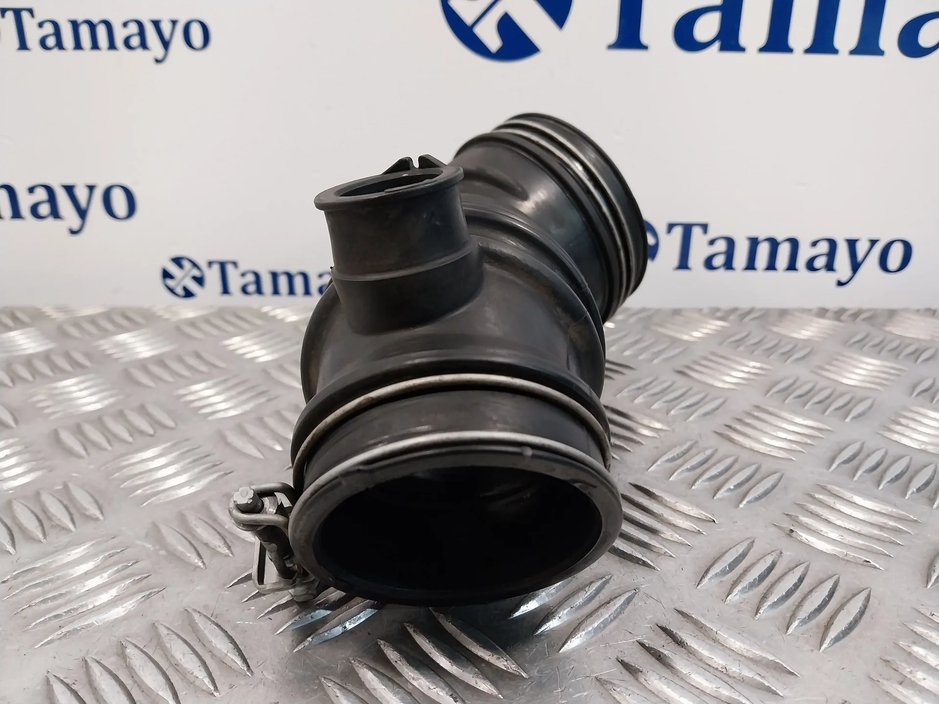 Tubo para Mitsubishi Lancer Berlina (Cy0)