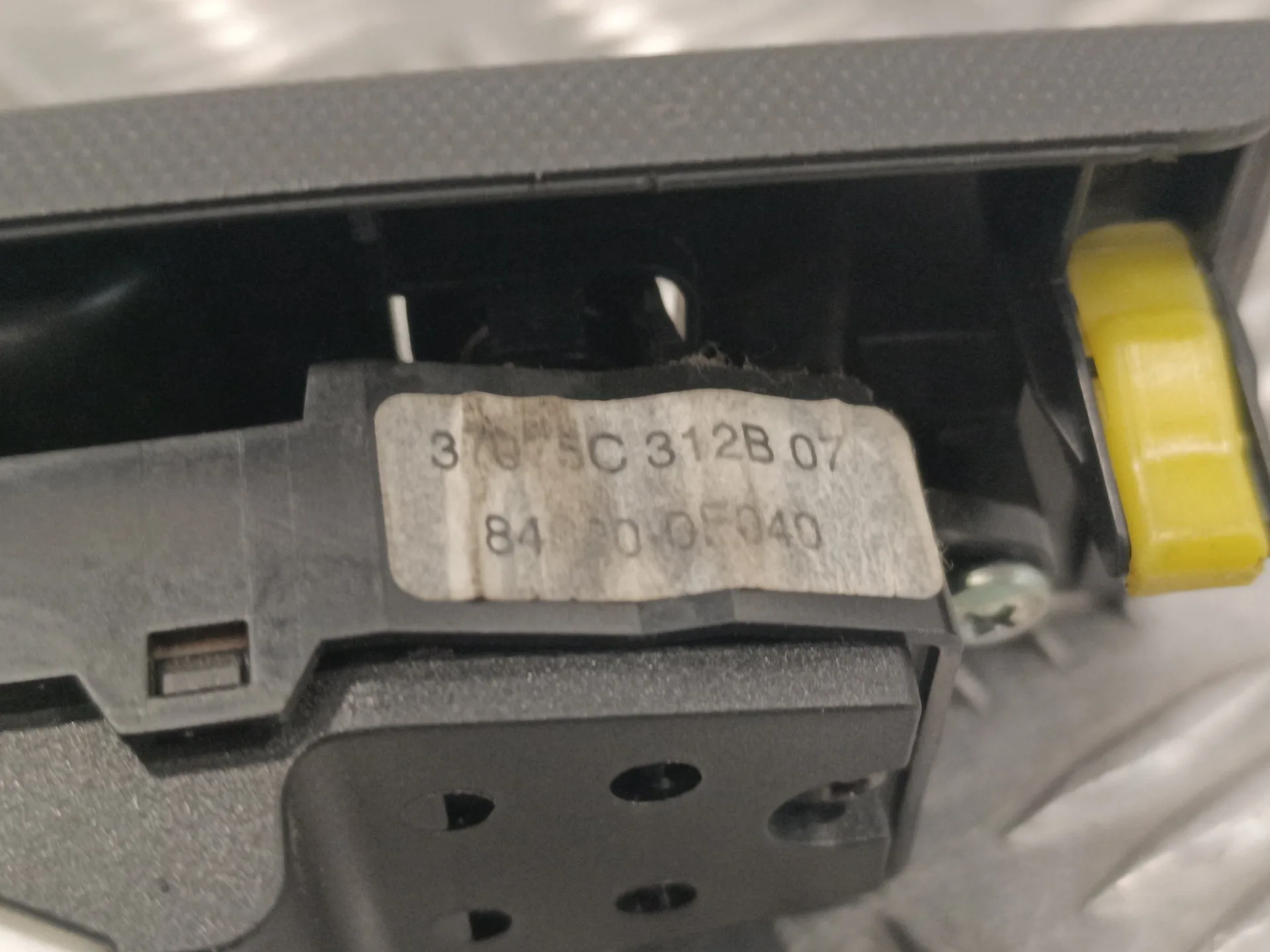 Mando Elevalunas Delantero Izquierdo para Toyota Corolla Verso (R1)