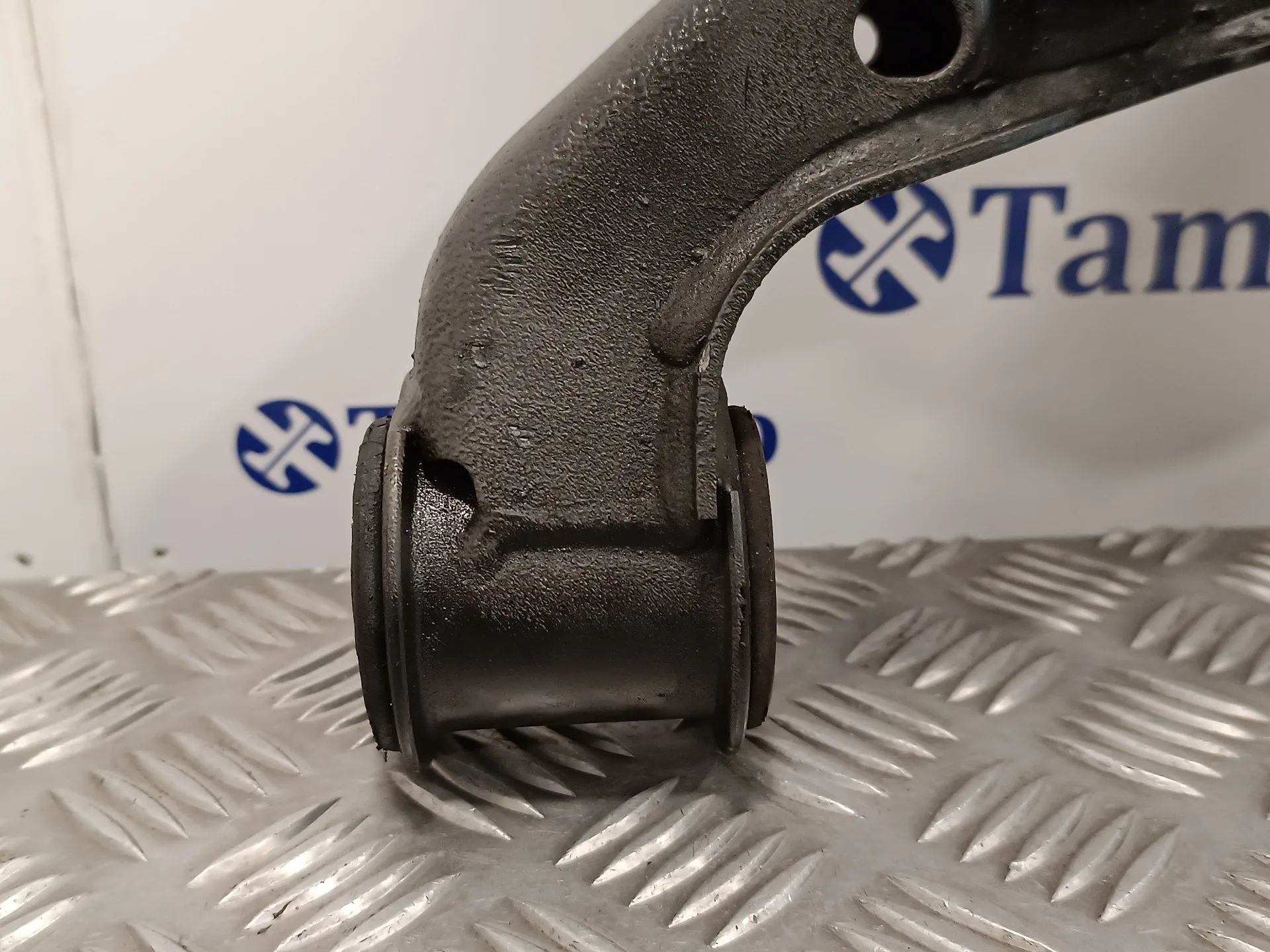 Brazo Suspension Inferior Delantero Derecho para Mercedes-Benz Sprinterii Caja Abierta (Desde 01.06)