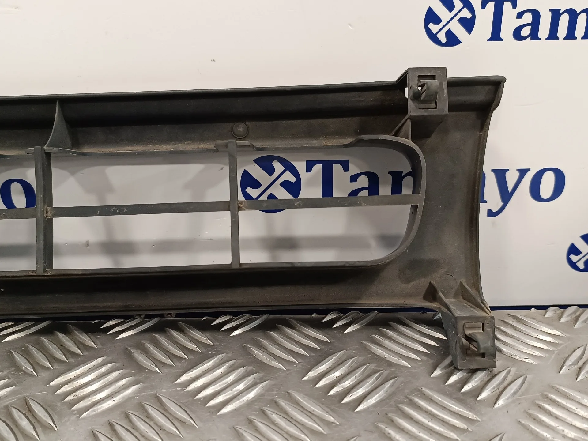 Rejilla Delantera para Nissan Terrano/Terrano.ii (R20)