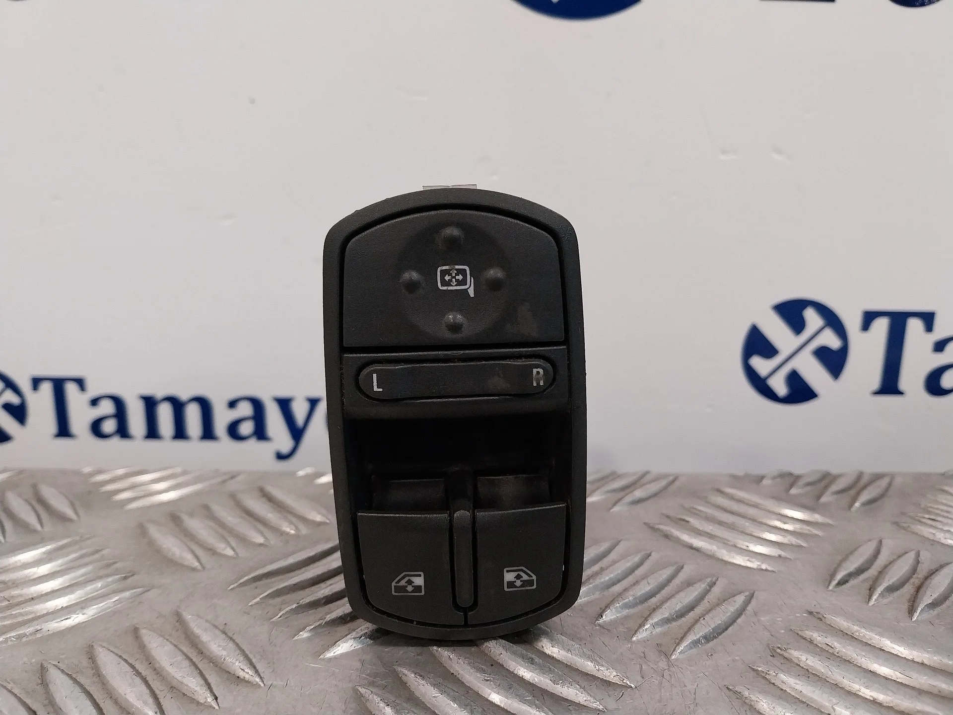 Mando Elevalunas Delantero Izquierdo para Opel Corsa D