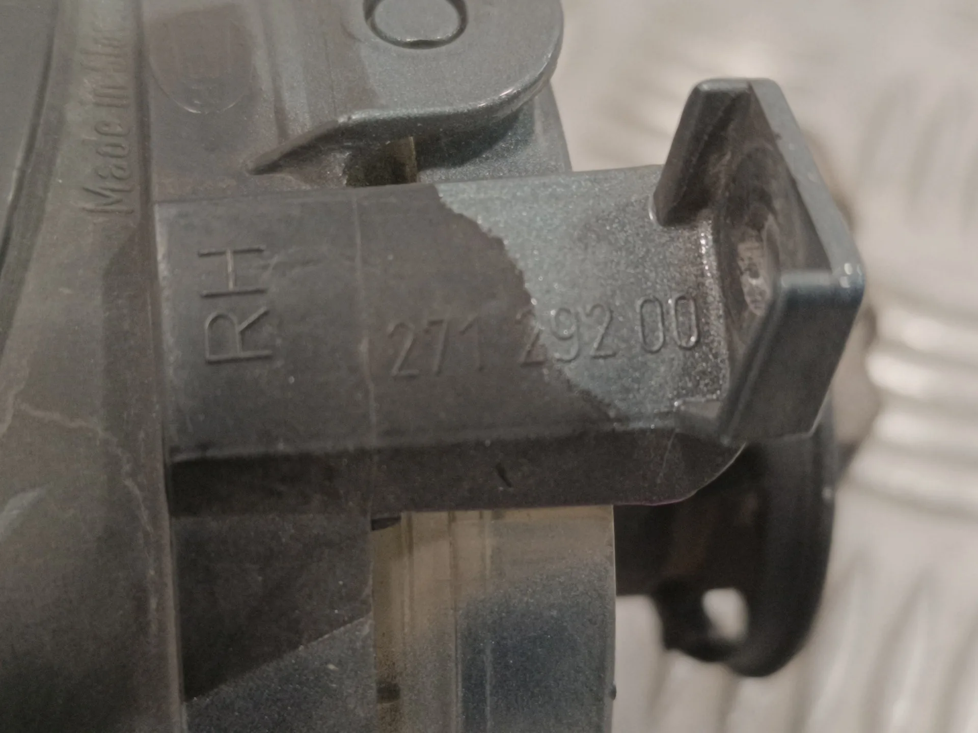 Faro Antiniebla Derecho para Volkswagen Jetta (1K2)
