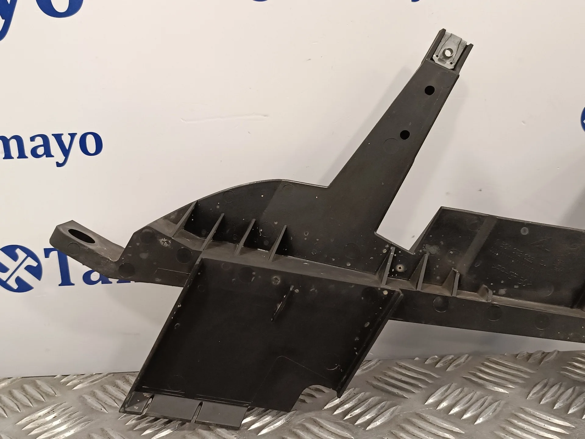 Soporte Faro Derecho para Bmw X3 (E83)