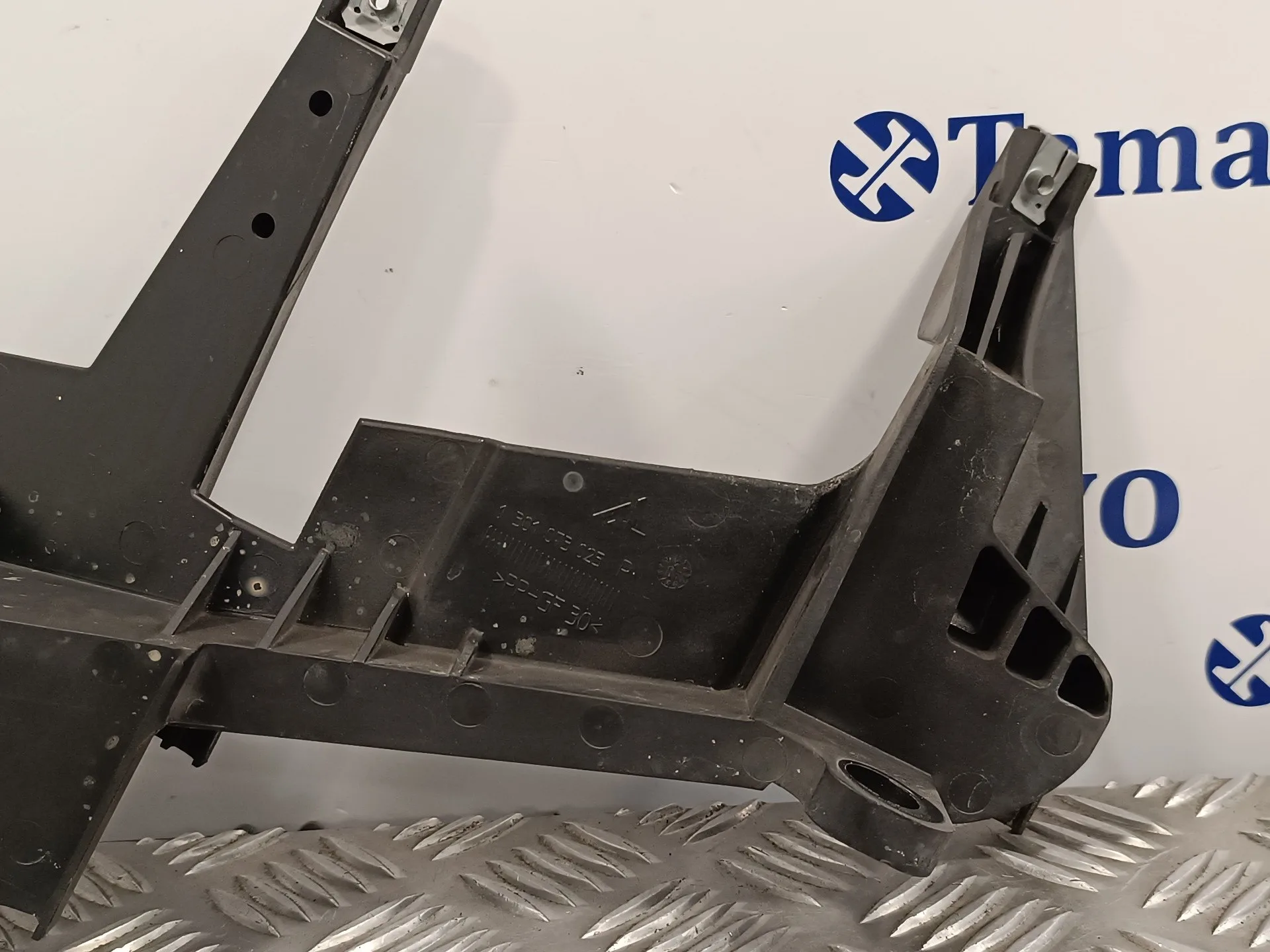 Soporte Faro Derecho para Bmw X3 (E83)