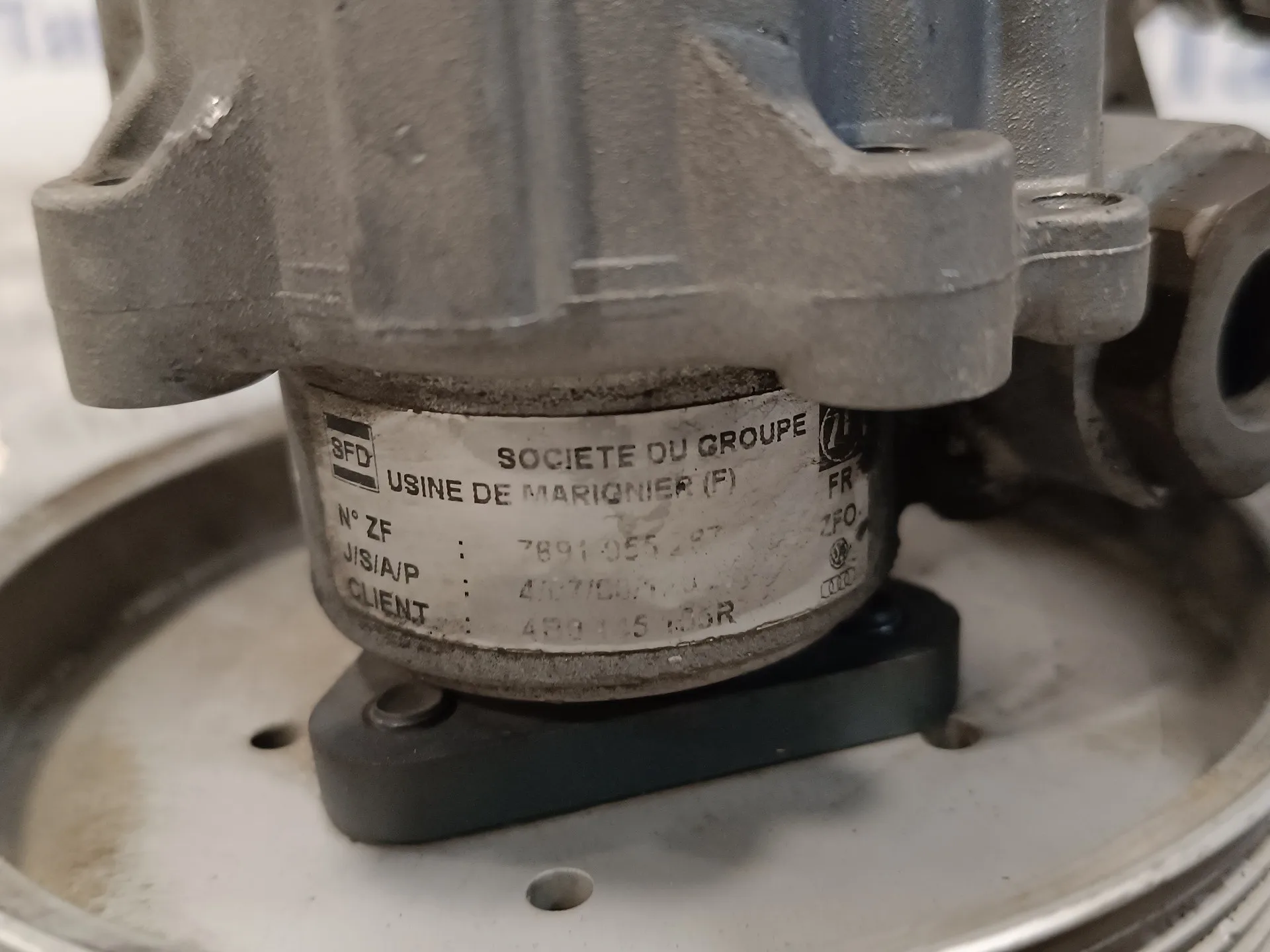 Bomba Servodireccion para Audi A6 Berlina (4B2)