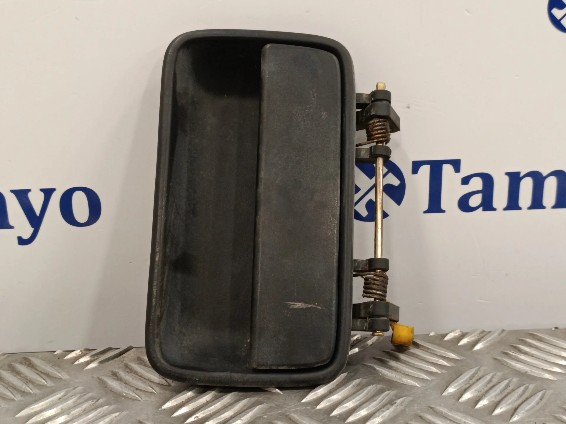 Maneta Exterior Delantera Izquierda para Kia K - Serie 2700 / 2500