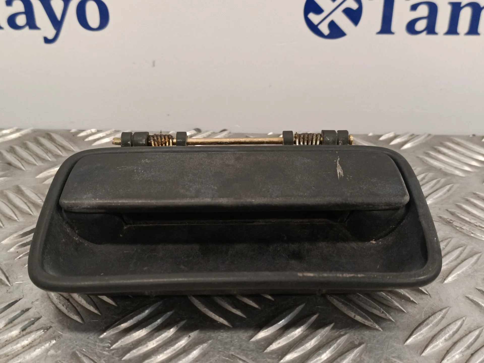 Maneta Exterior Delantera Izquierda para Kia K - Serie 2700 / 2500