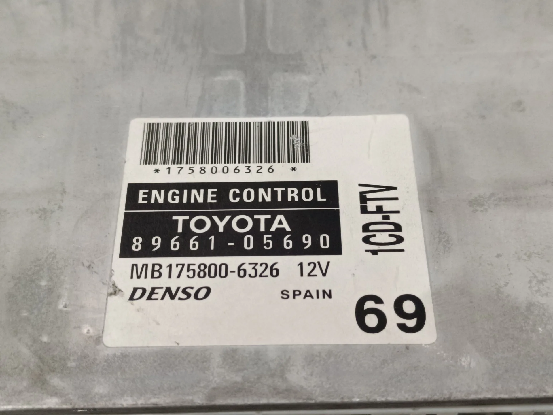 Centralita Motor Uce para Toyota Avensis Berlina (T25)