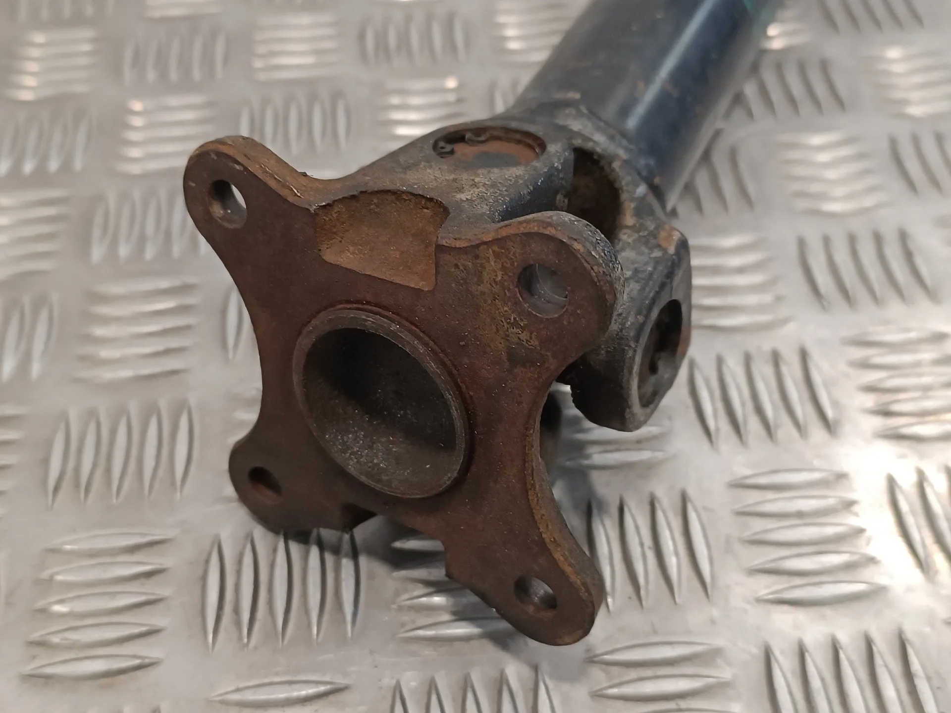 Transmision Central para Mitsubishi Montero (V60/V70)
