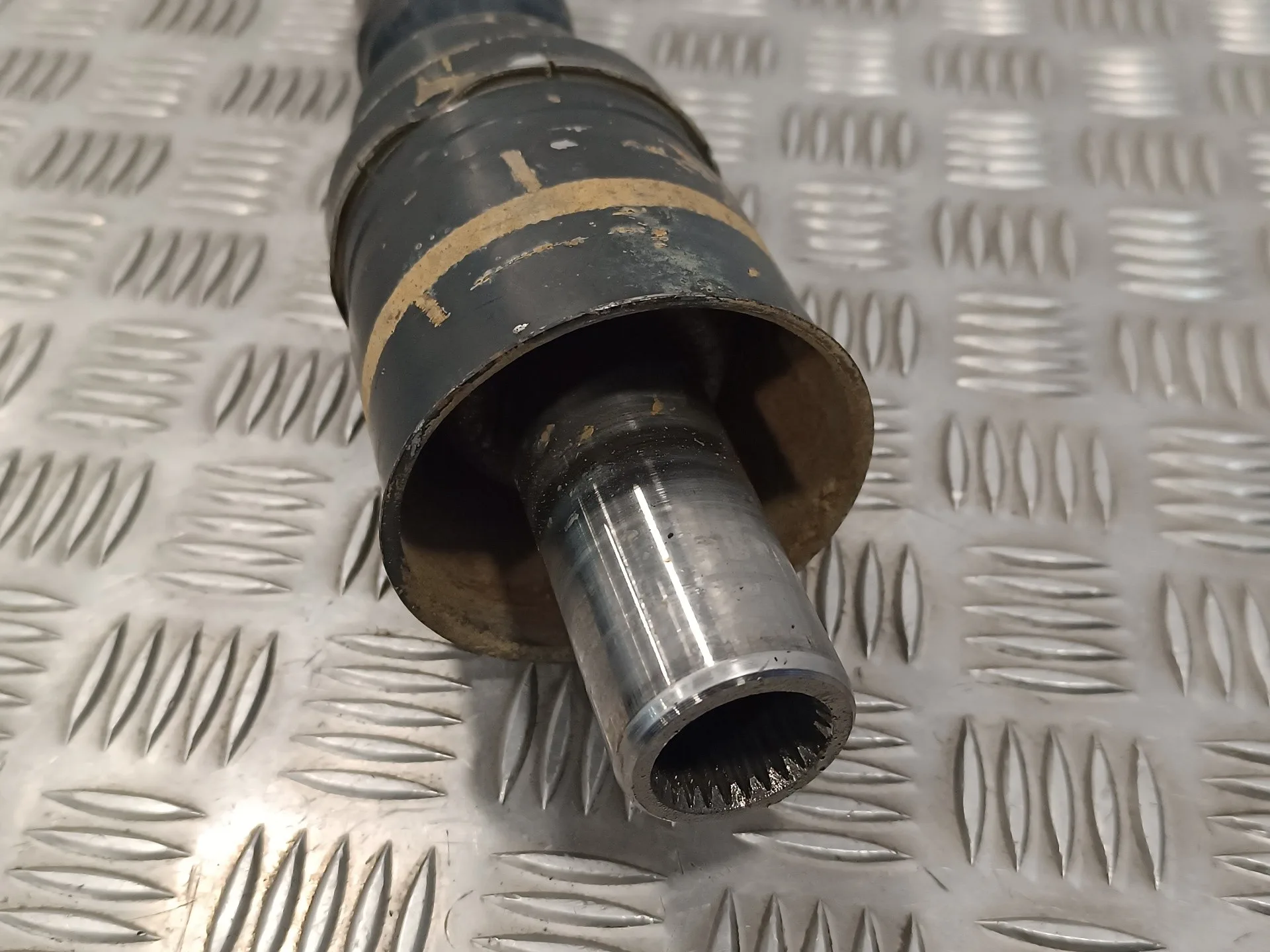 Transmision Central para Mitsubishi Montero (V60/V70)