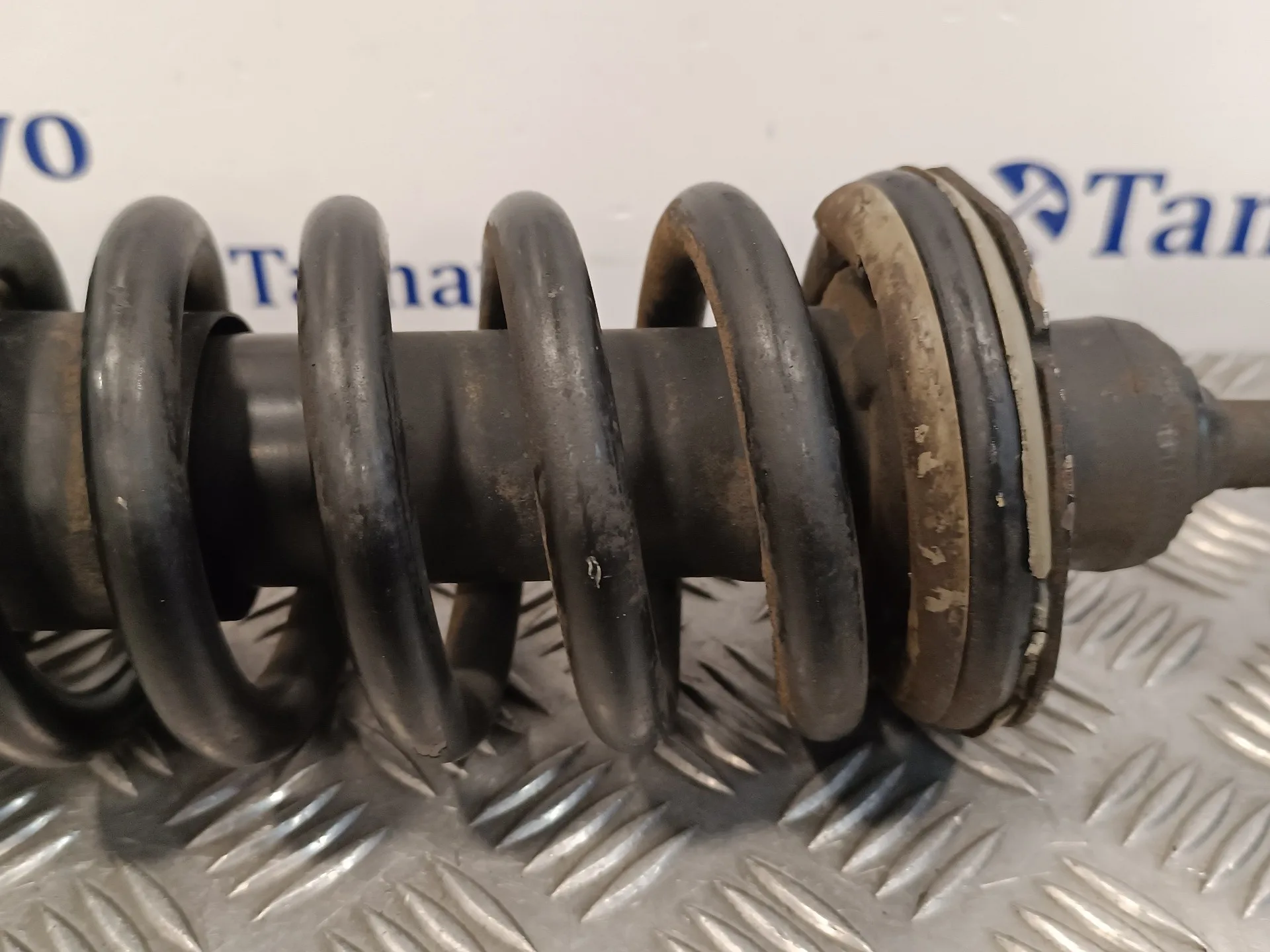 Amortiguador Delantero Izquierdo para Nissan Pathfinder (R51)