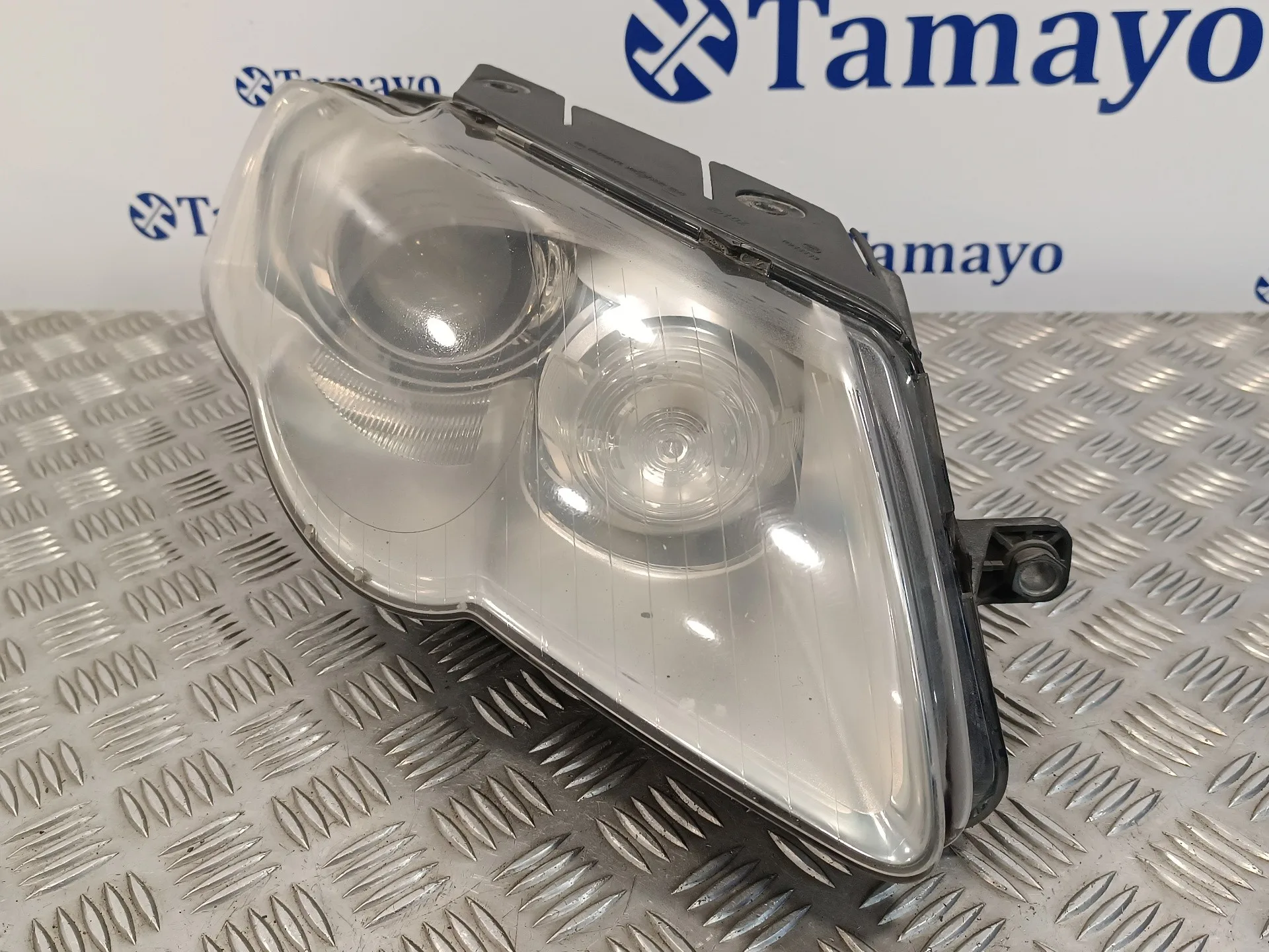 Faro Derecho para Volkswagen Passat Berlina (3C2)