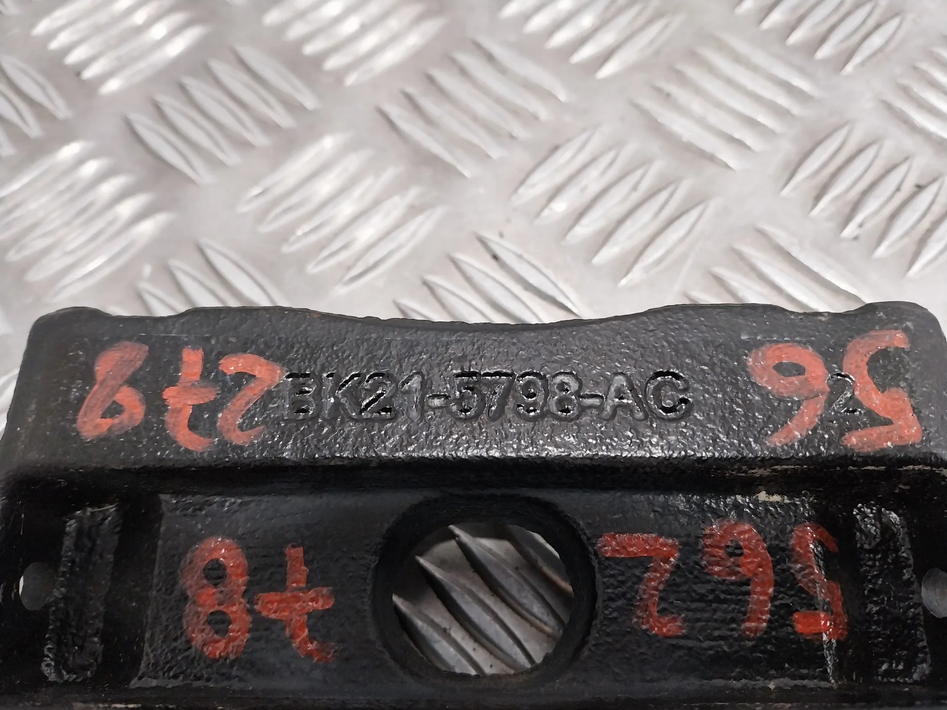 Abarcon / Brida Ballesta para Ford Transit Furgon (Tts)