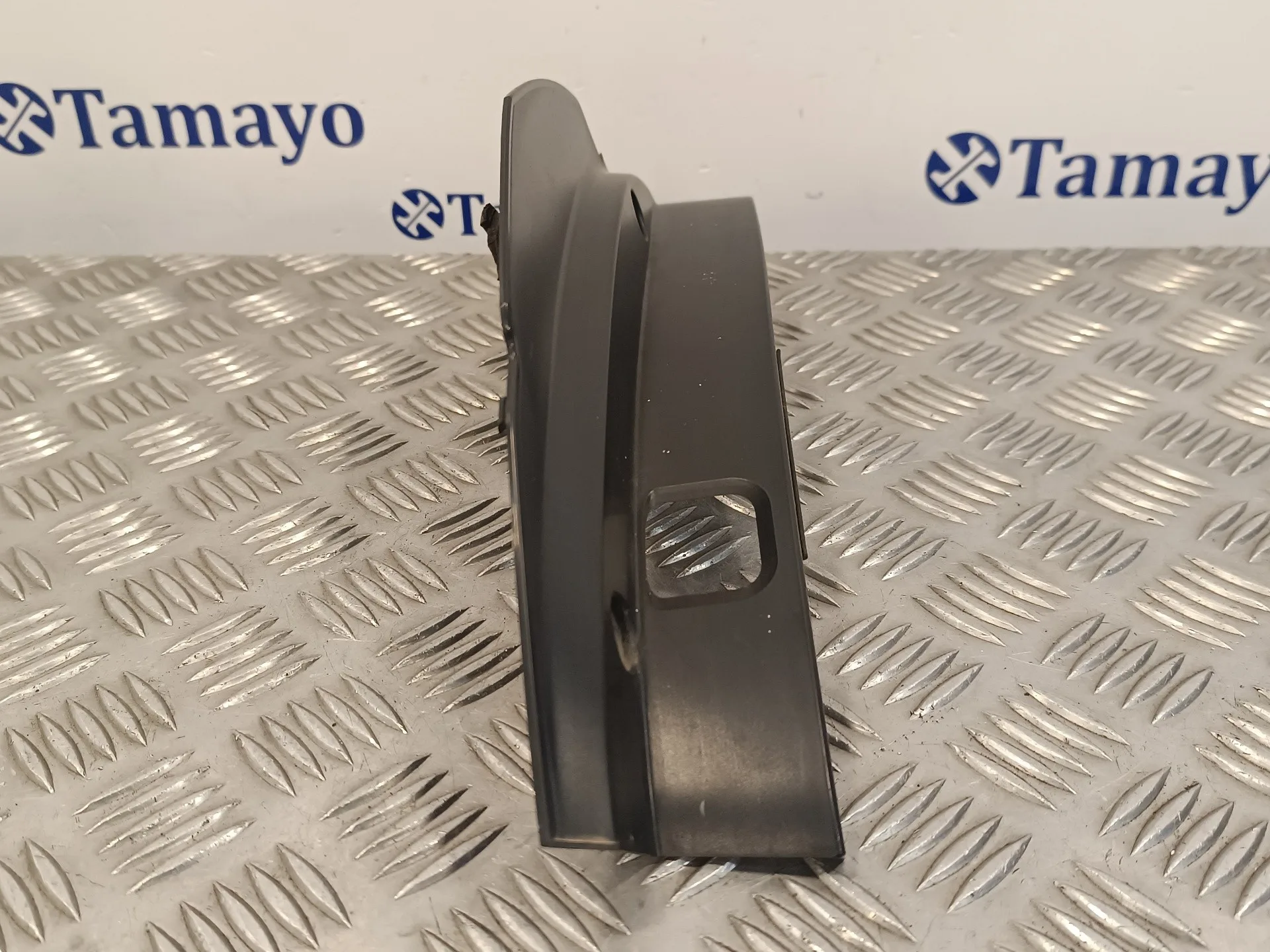 Moldura para Subaru Legacy Berl. B13 (Bl)