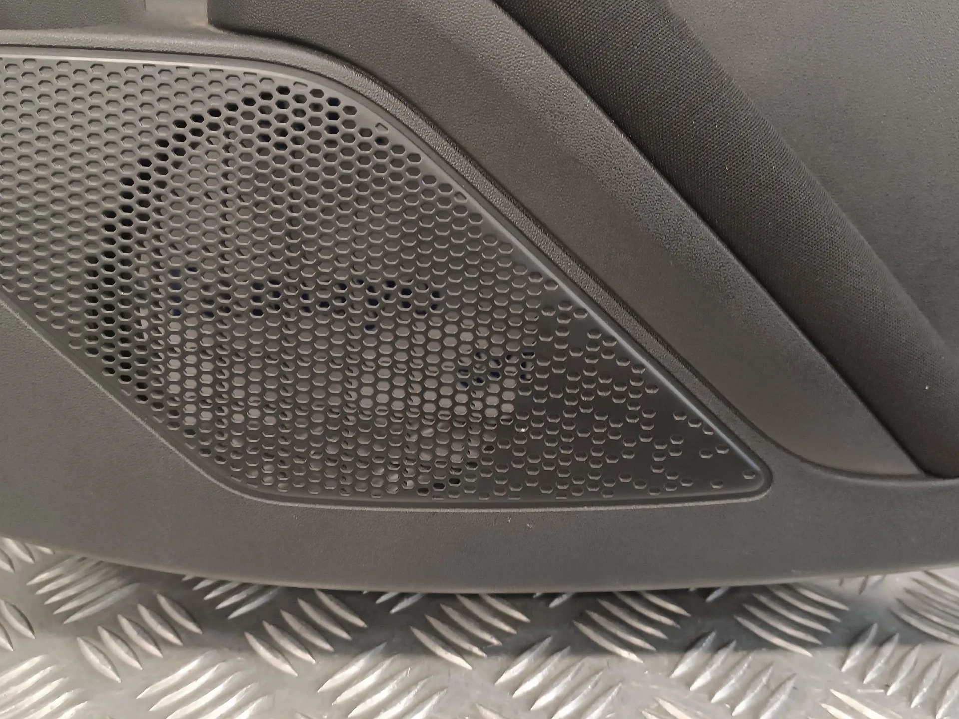 Guarnecido Puerta Trasera Izquierda para Peugeot 208