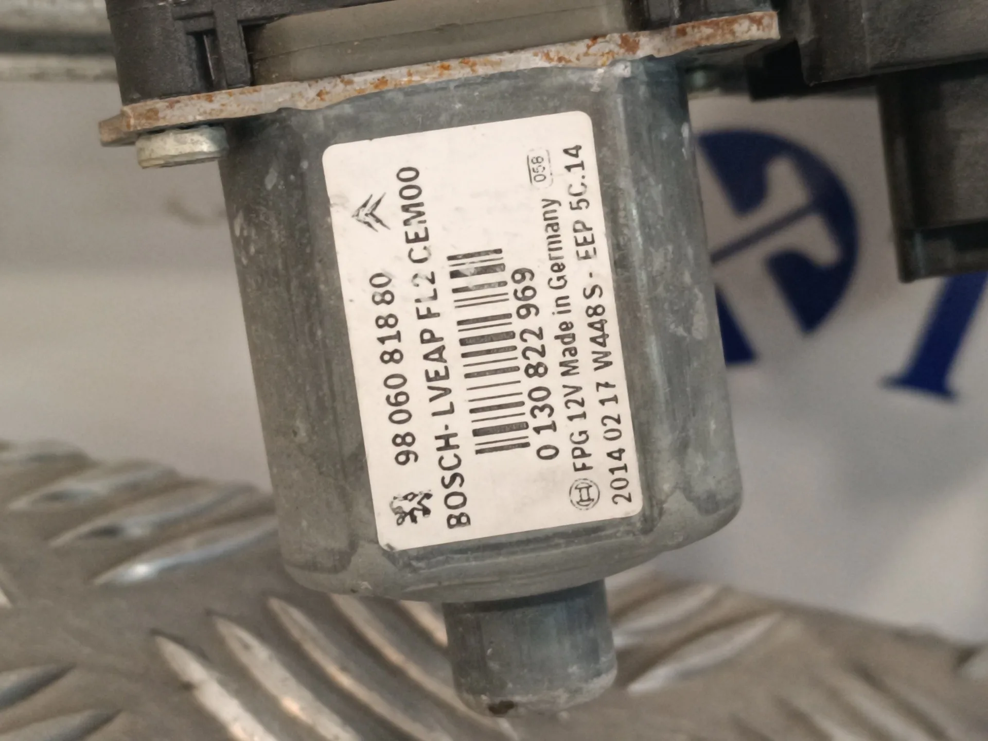 Elevalunas Delantero Izquierdo para Peugeot 208