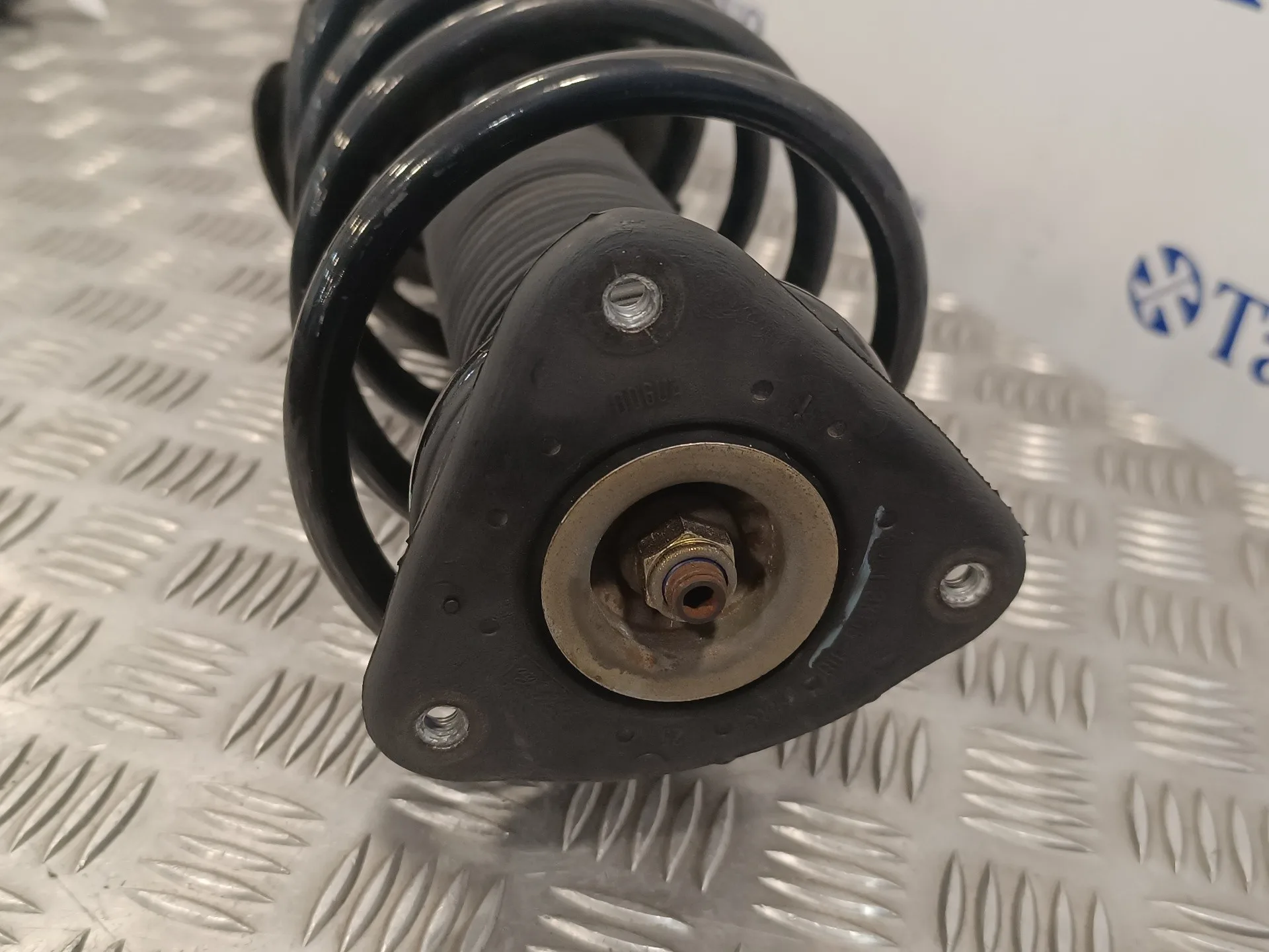 Amortiguador Delantero Izquierdo para Ford Focus Berlina (Cap)