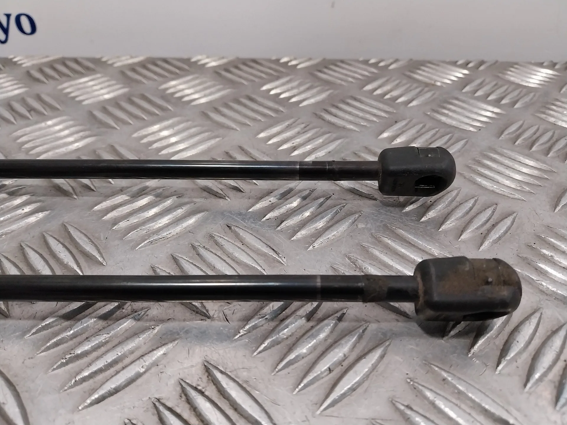 Amortiguadores Maletero / Porton para Bmw X1 (E84)
