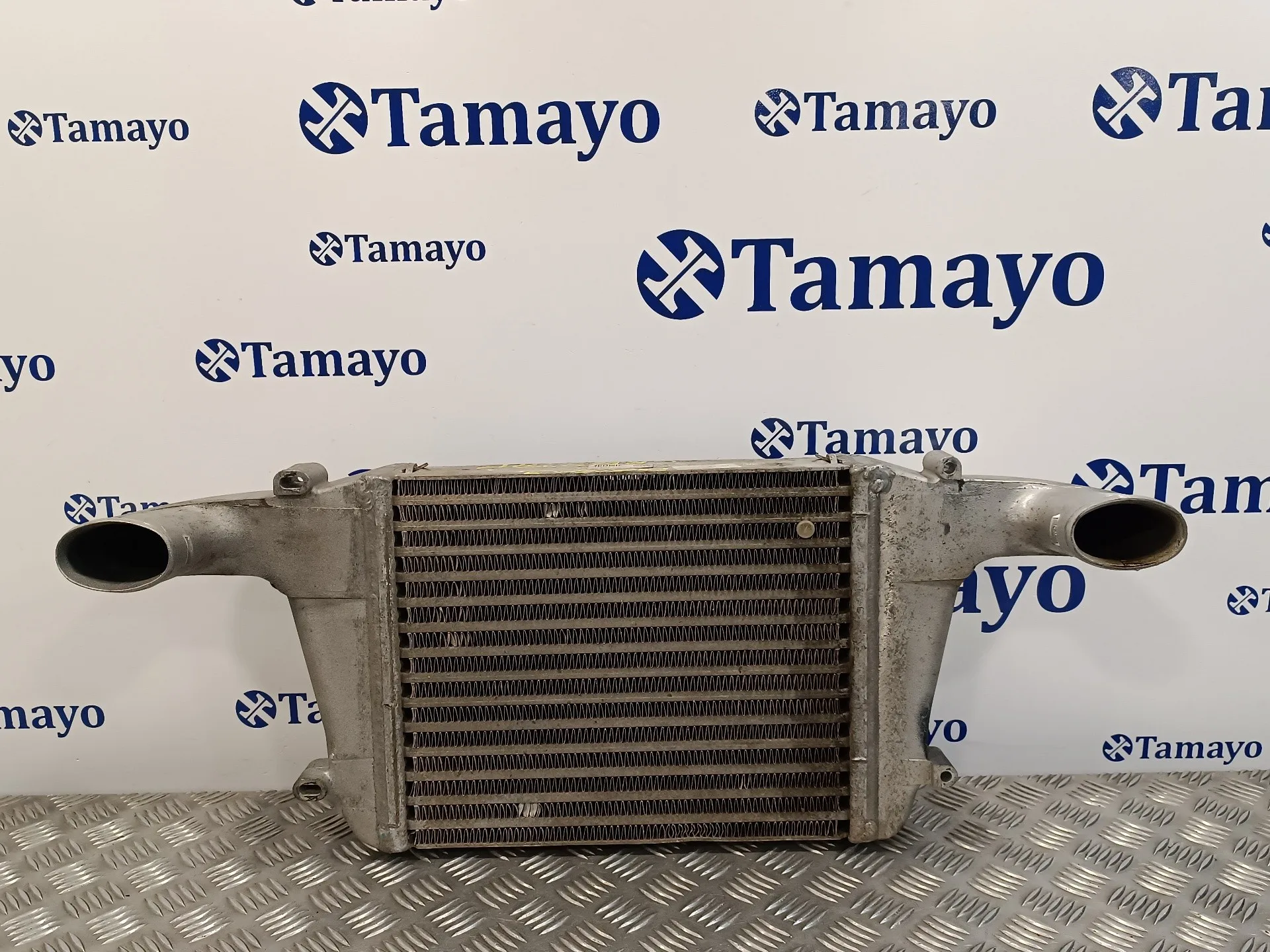 Intercooler para Nissan Cabstar
