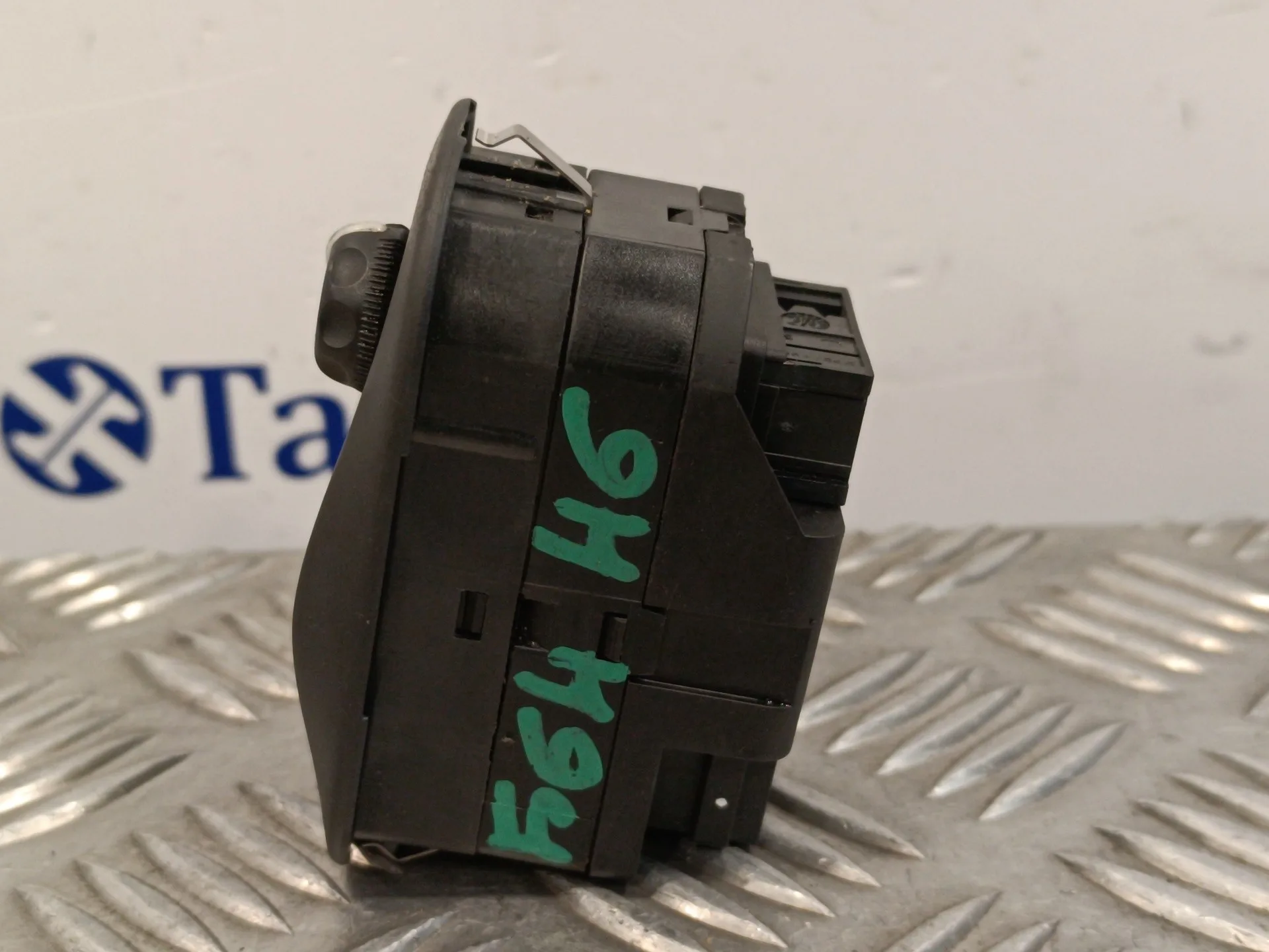 Mando Elevalunas Delantero Izquierdo para Peugeot 206 Berlina
