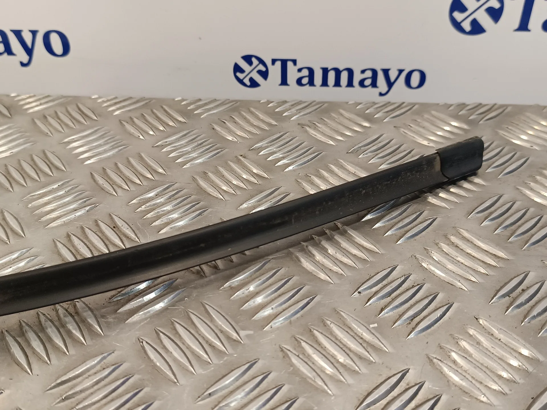 Brazo Limpia Delantero Izquierdo para Volkswagen Crafter Caja Cerrada