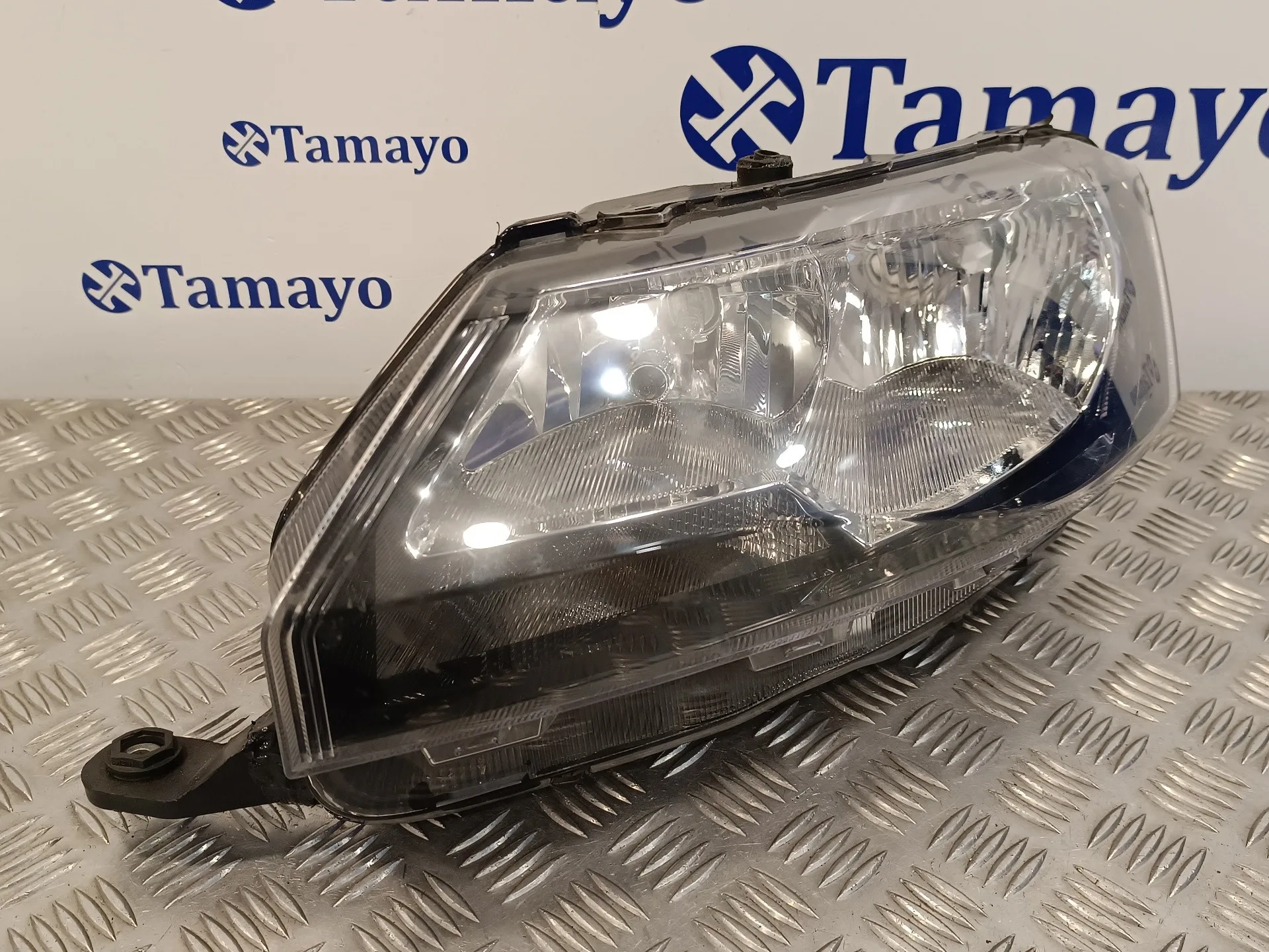 Faro Izquierdo para Skoda Rapid
